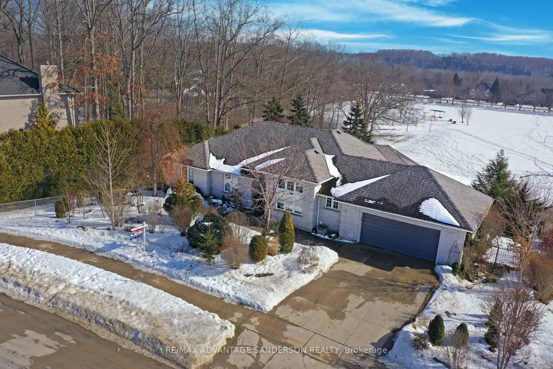 Photo 5 of 23 Birchcrest Drive, Middlesex Centre, Kilworth — HOMEH