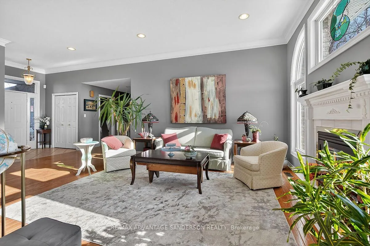 Photo 11 of 23 Birchcrest Drive, Middlesex Centre, Kilworth — HOMEH