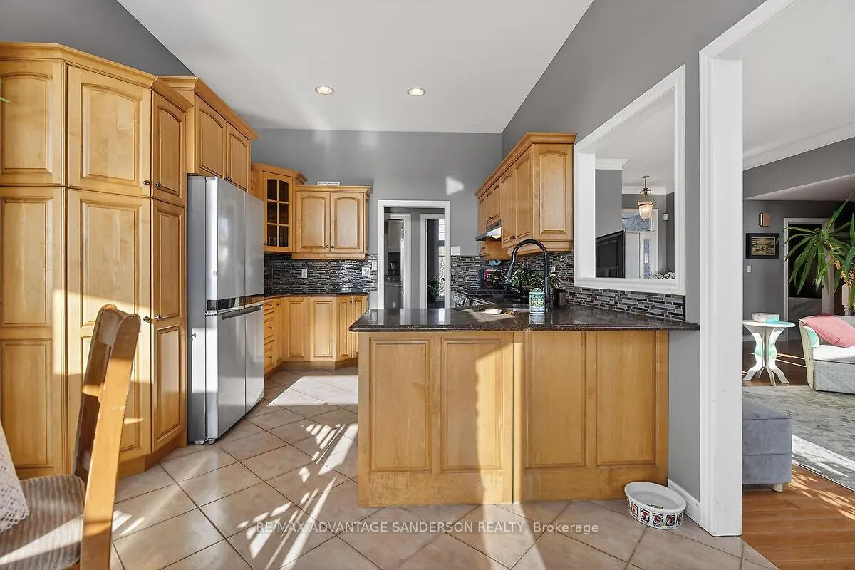 Photo 15 of 23 Birchcrest Drive, Middlesex Centre, Kilworth — HOMEH