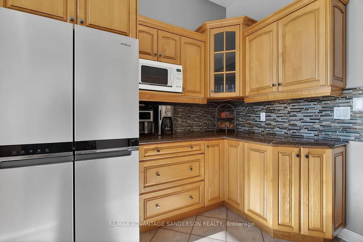 Photo 17 of 23 Birchcrest Drive, Middlesex Centre, Kilworth — HOMEH