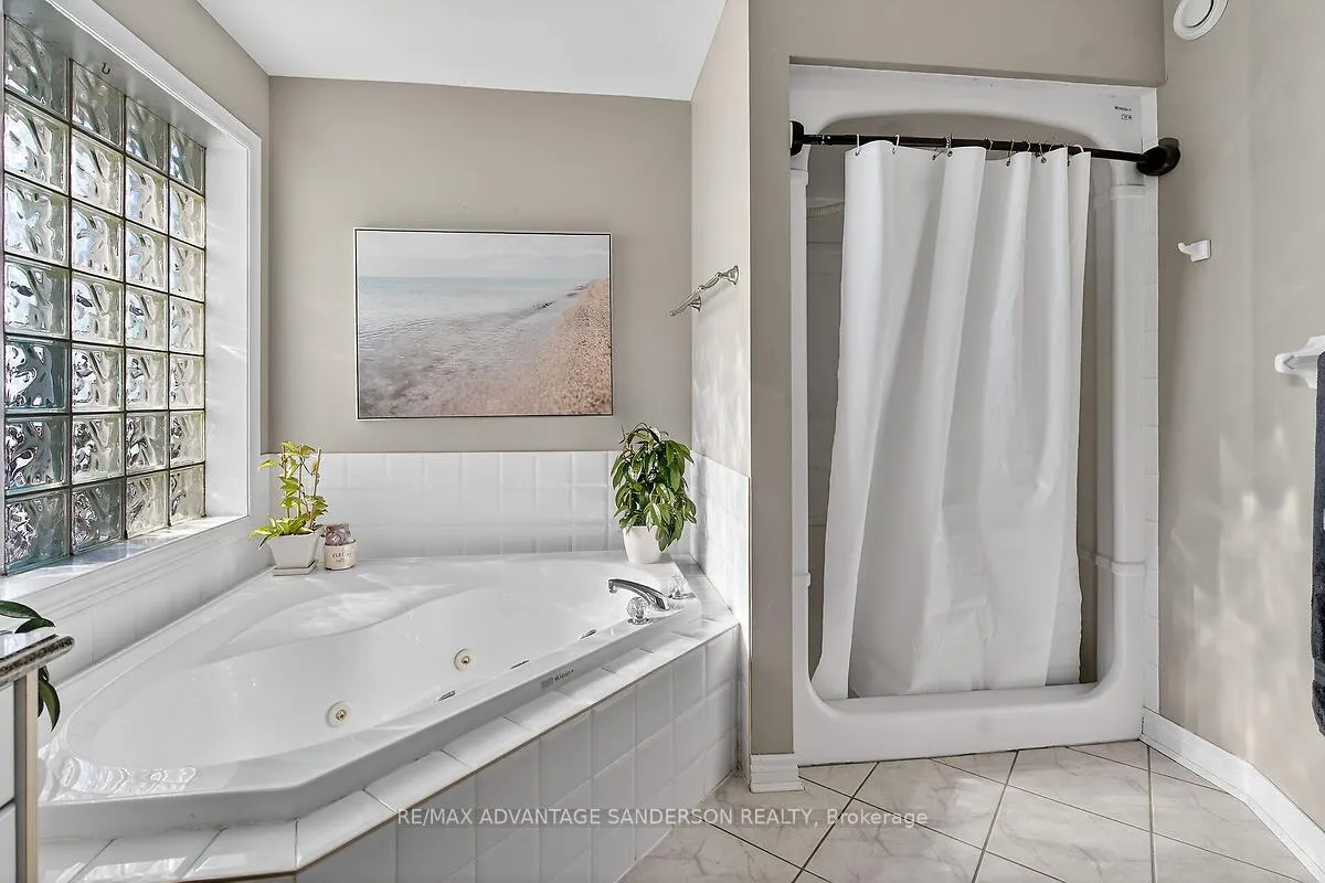 Photo 22 of 23 Birchcrest Drive, Middlesex Centre, Kilworth — HOMEH