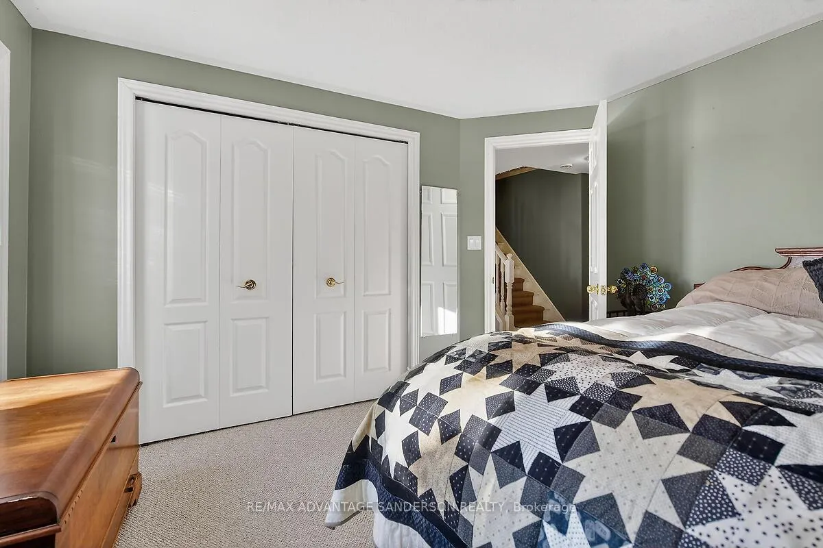 Photo 32 of 23 Birchcrest Drive, Middlesex Centre, Kilworth — HOMEH