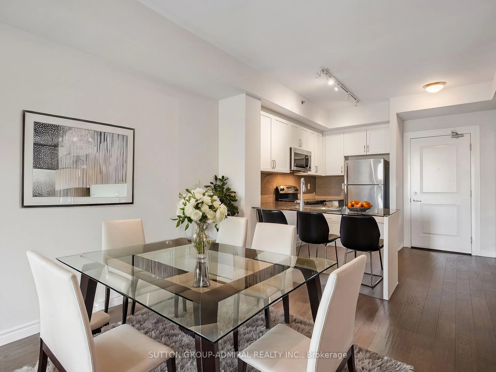 Photo 2 of Unit 204, 34 Plains Road E, Burlington, LaSalle — HOMEH