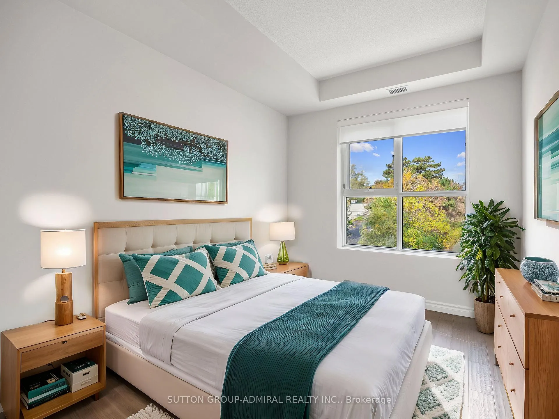 Photo 4 of Unit 204, 34 Plains Road E, Burlington, LaSalle — HOMEH