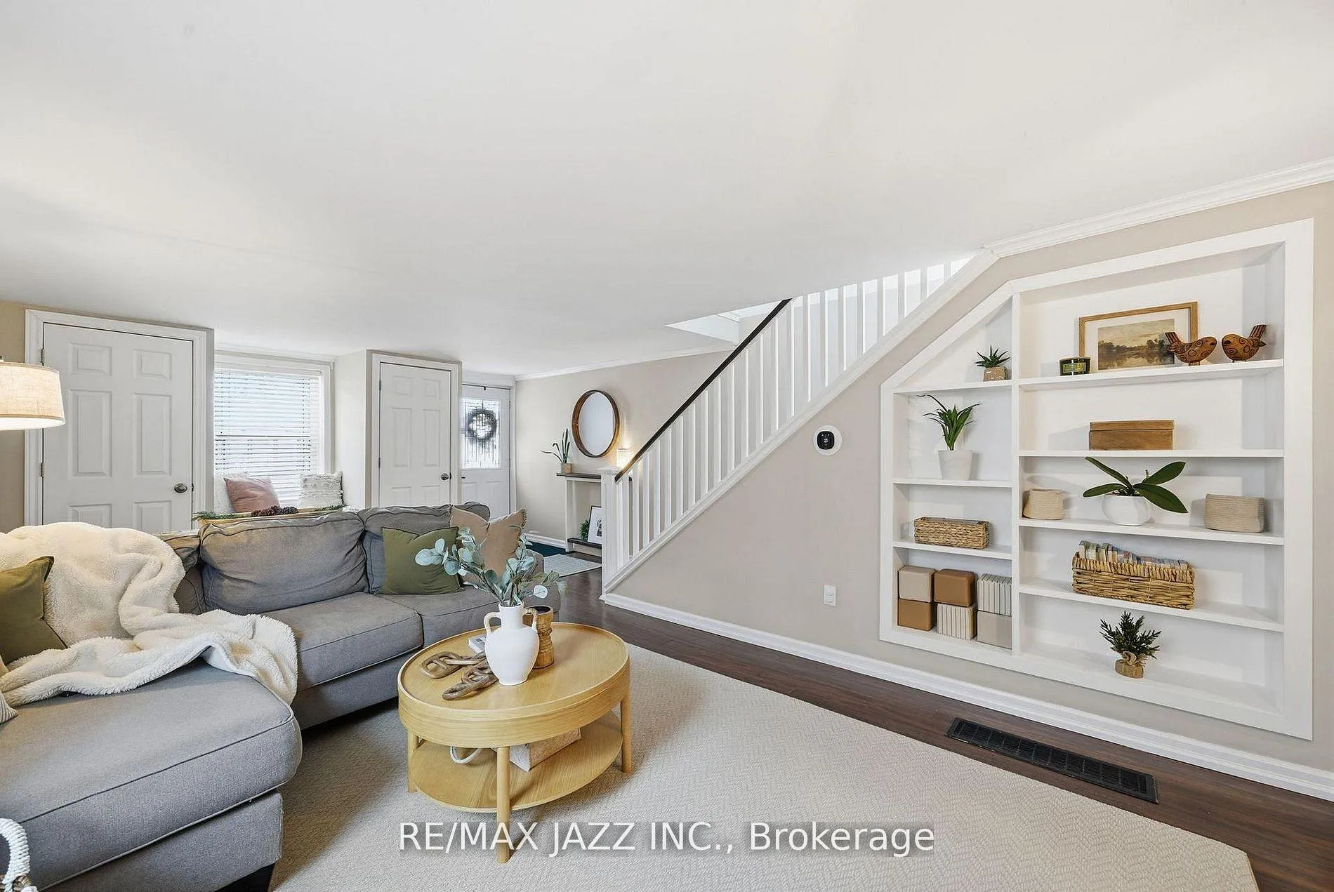 Photo 7 of 922 Byron Street S, Whitby, Downtown Whitby — HOMEH