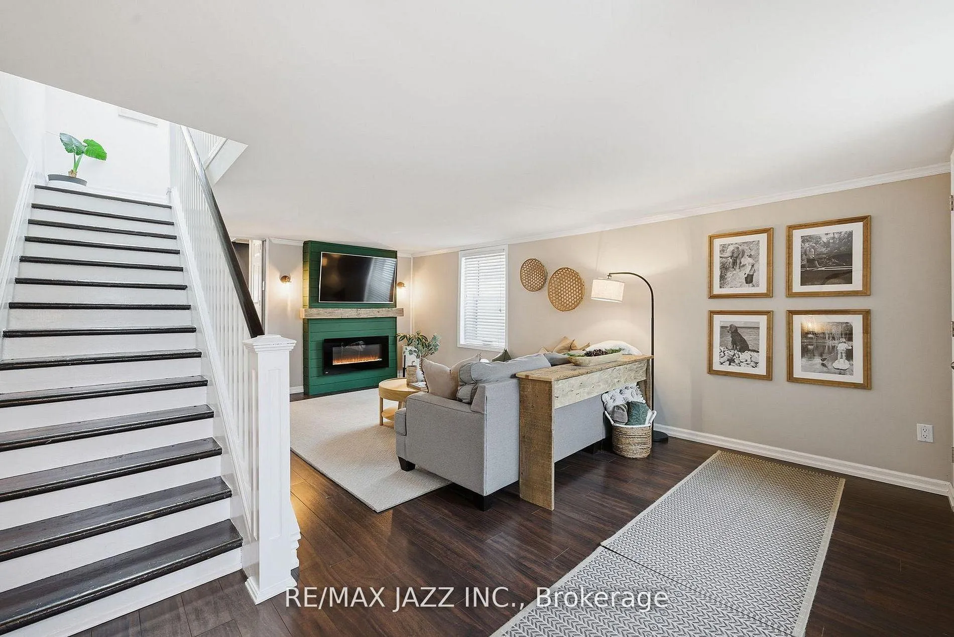Photo 8 of 922 Byron Street S, Whitby, Downtown Whitby — HOMEH