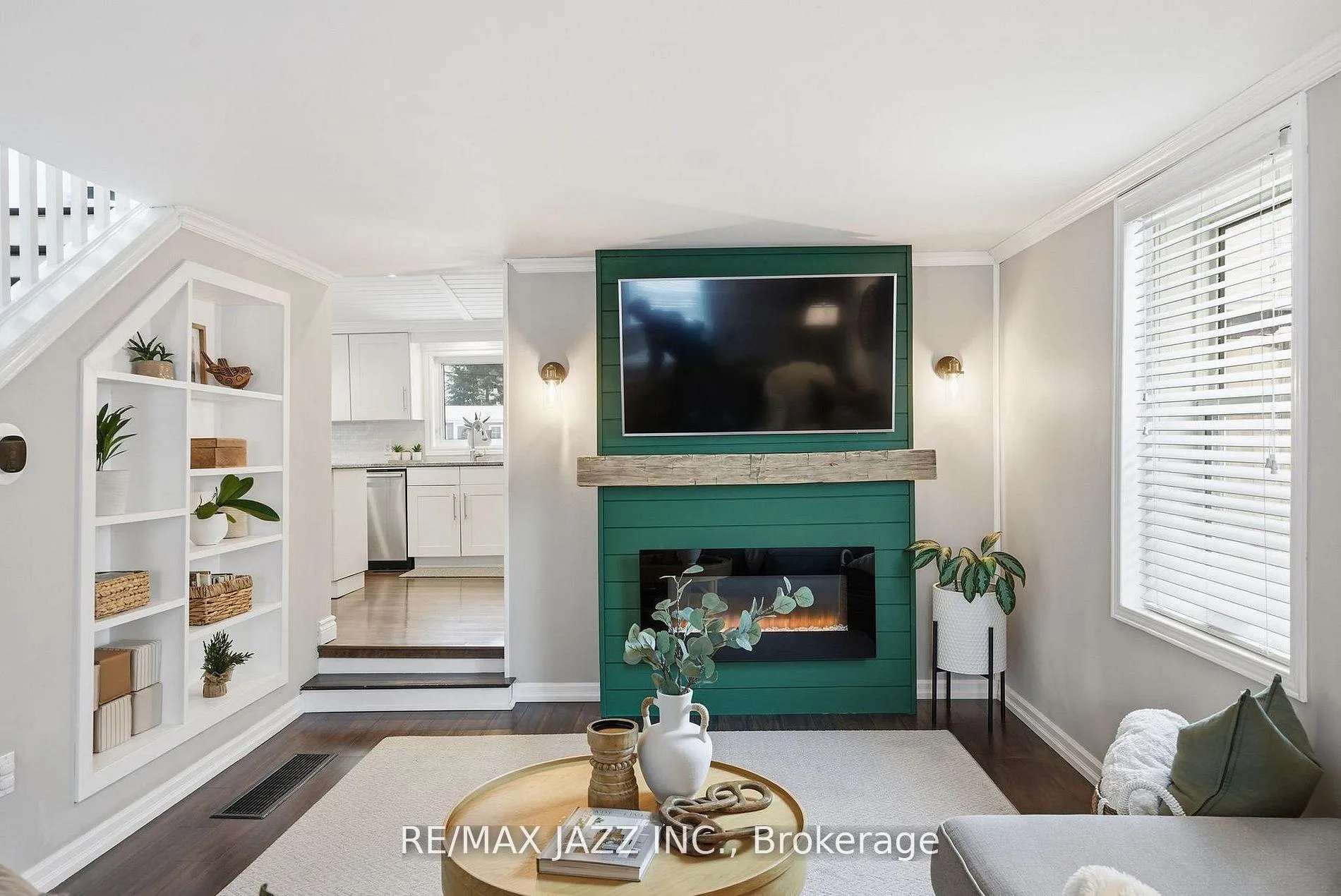 Photo 9 of 922 Byron Street S, Whitby, Downtown Whitby — HOMEH