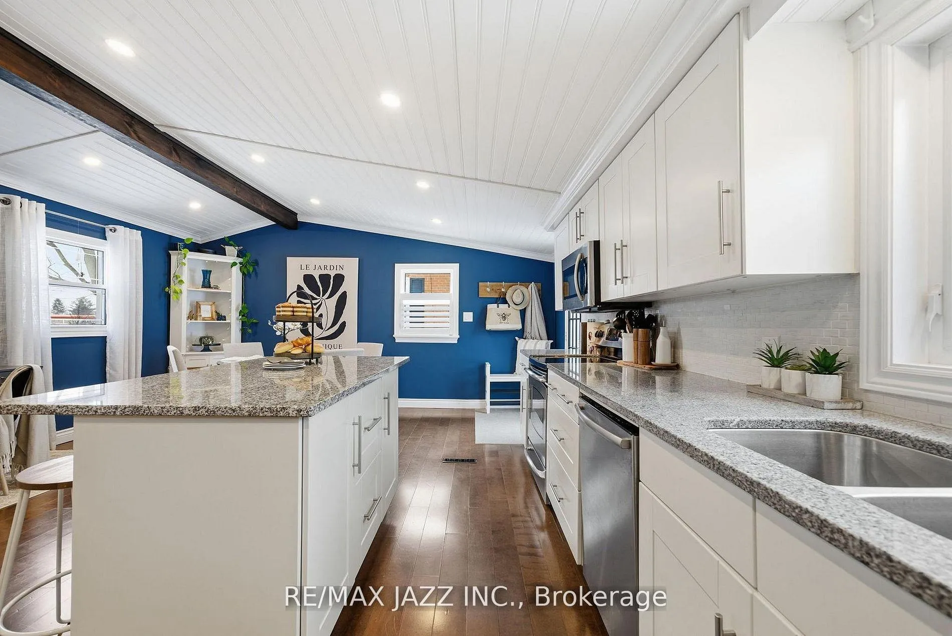 Photo 12 of 922 Byron Street S, Whitby, Downtown Whitby — HOMEH