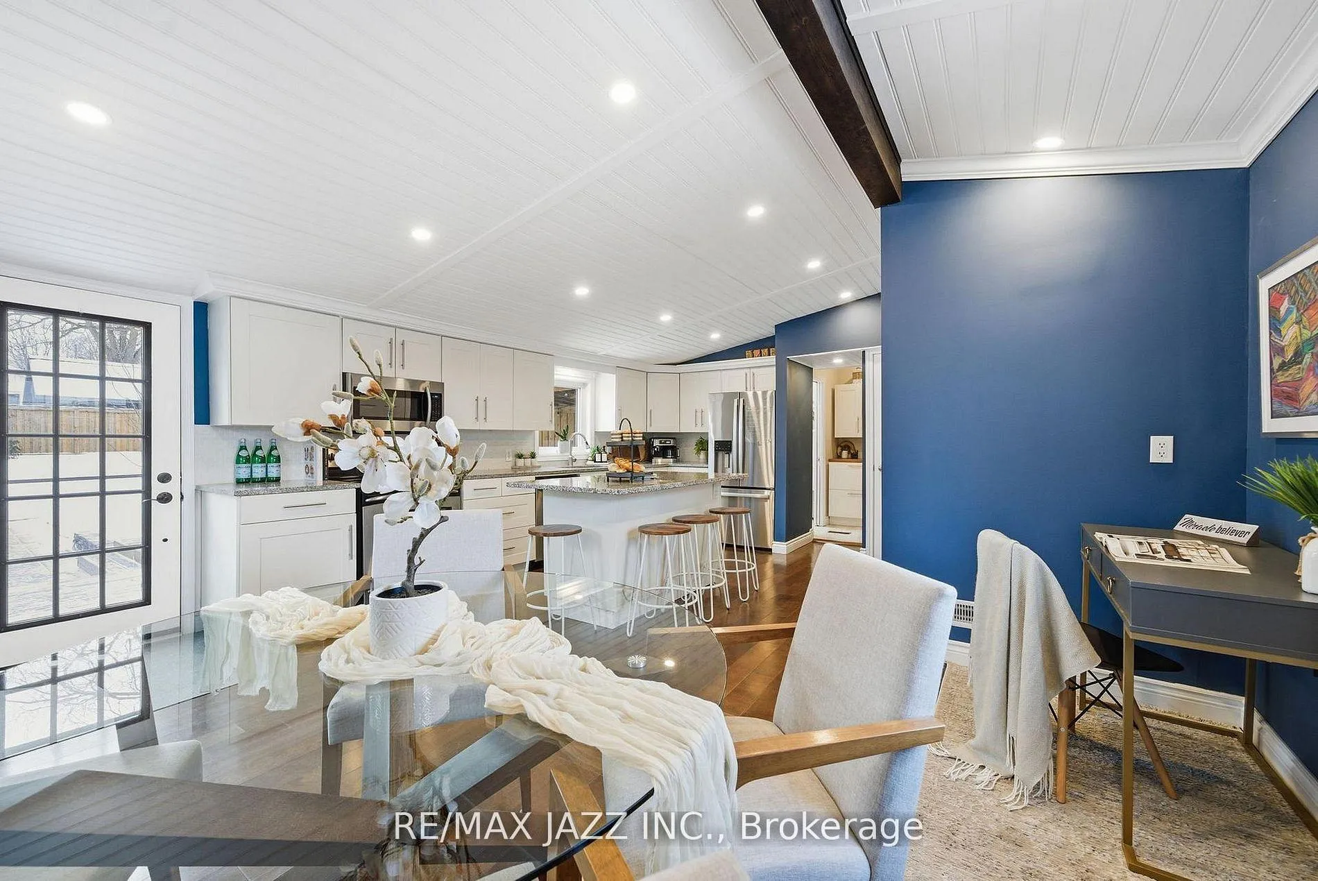 Photo 16 of 922 Byron Street S, Whitby, Downtown Whitby — HOMEH