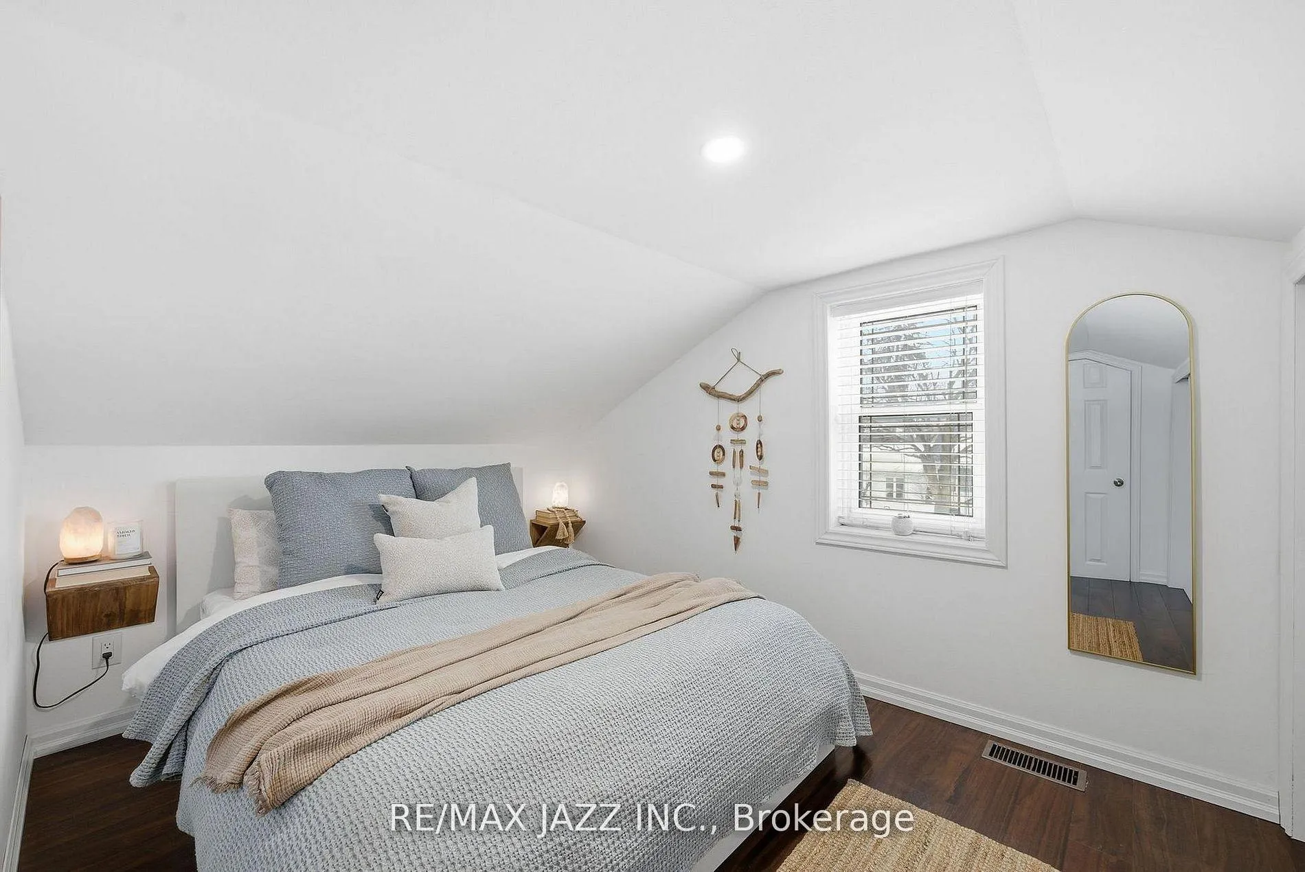 Photo 19 of 922 Byron Street S, Whitby, Downtown Whitby — HOMEH