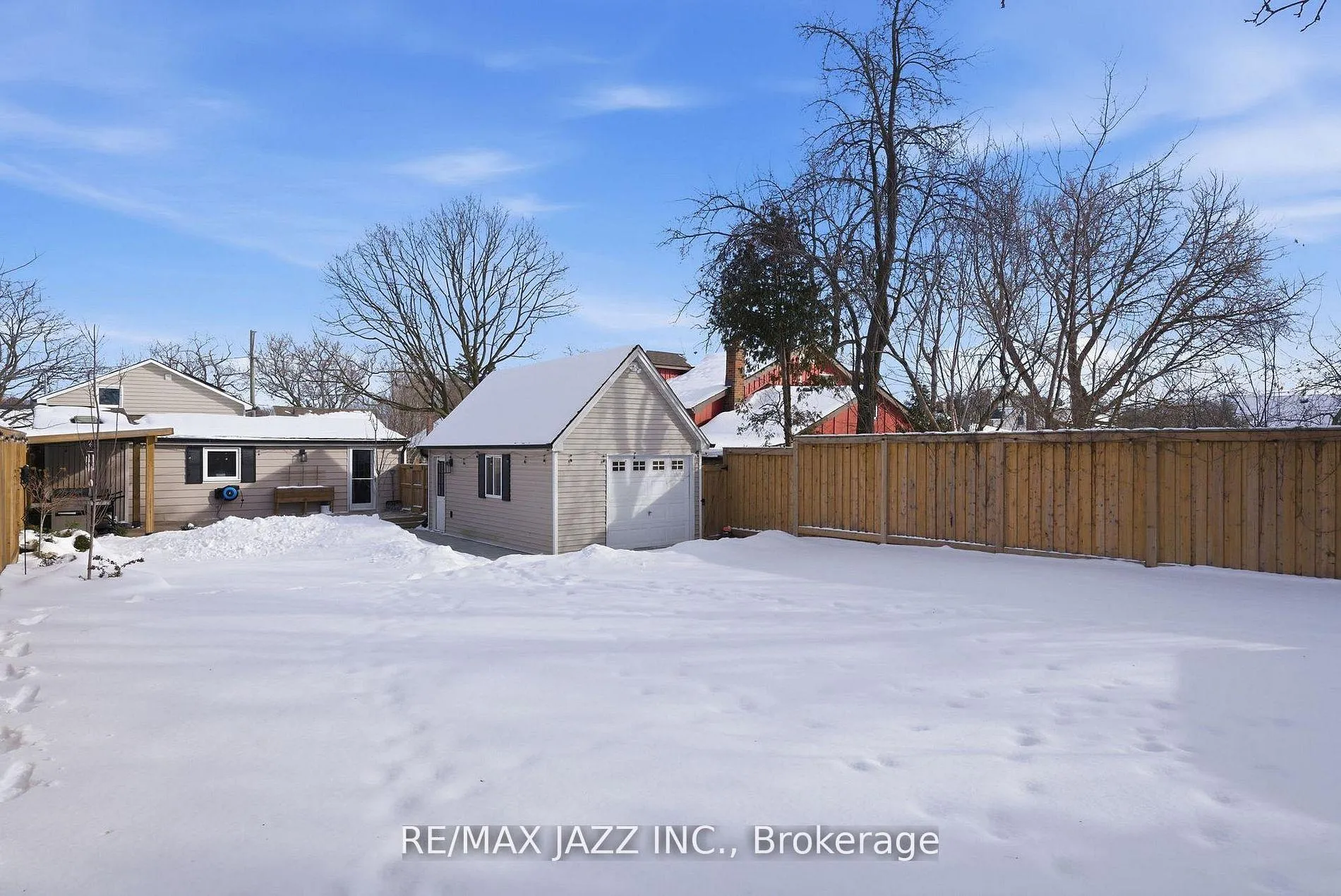 Photo 33 of 922 Byron Street S, Whitby, Downtown Whitby — HOMEH