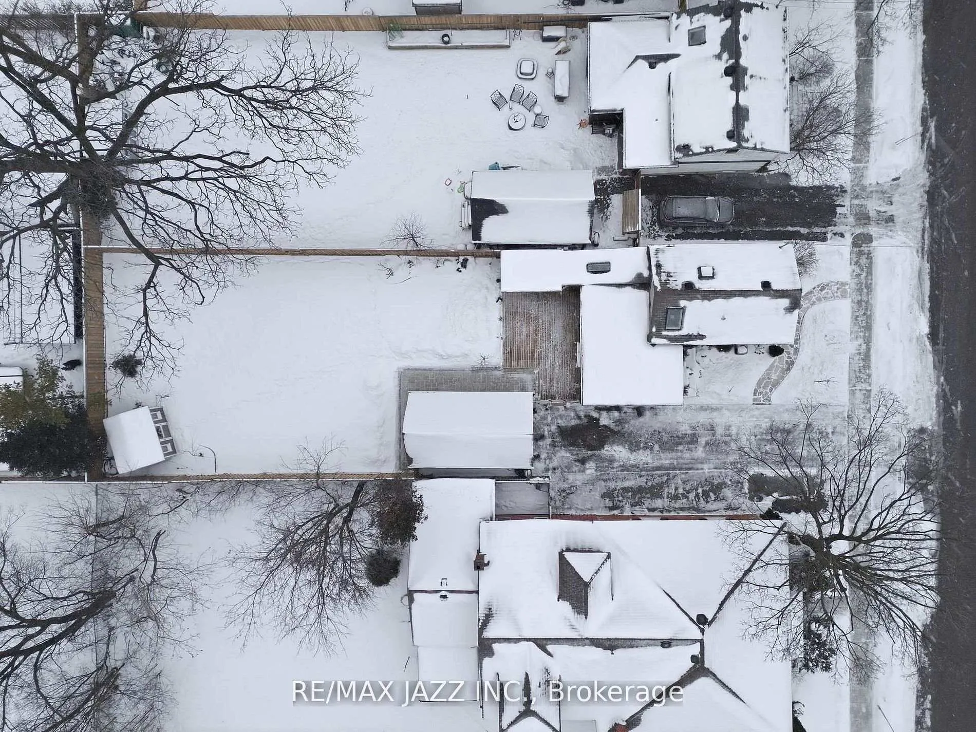 Photo 36 of 922 Byron Street S, Whitby, Downtown Whitby — HOMEH
