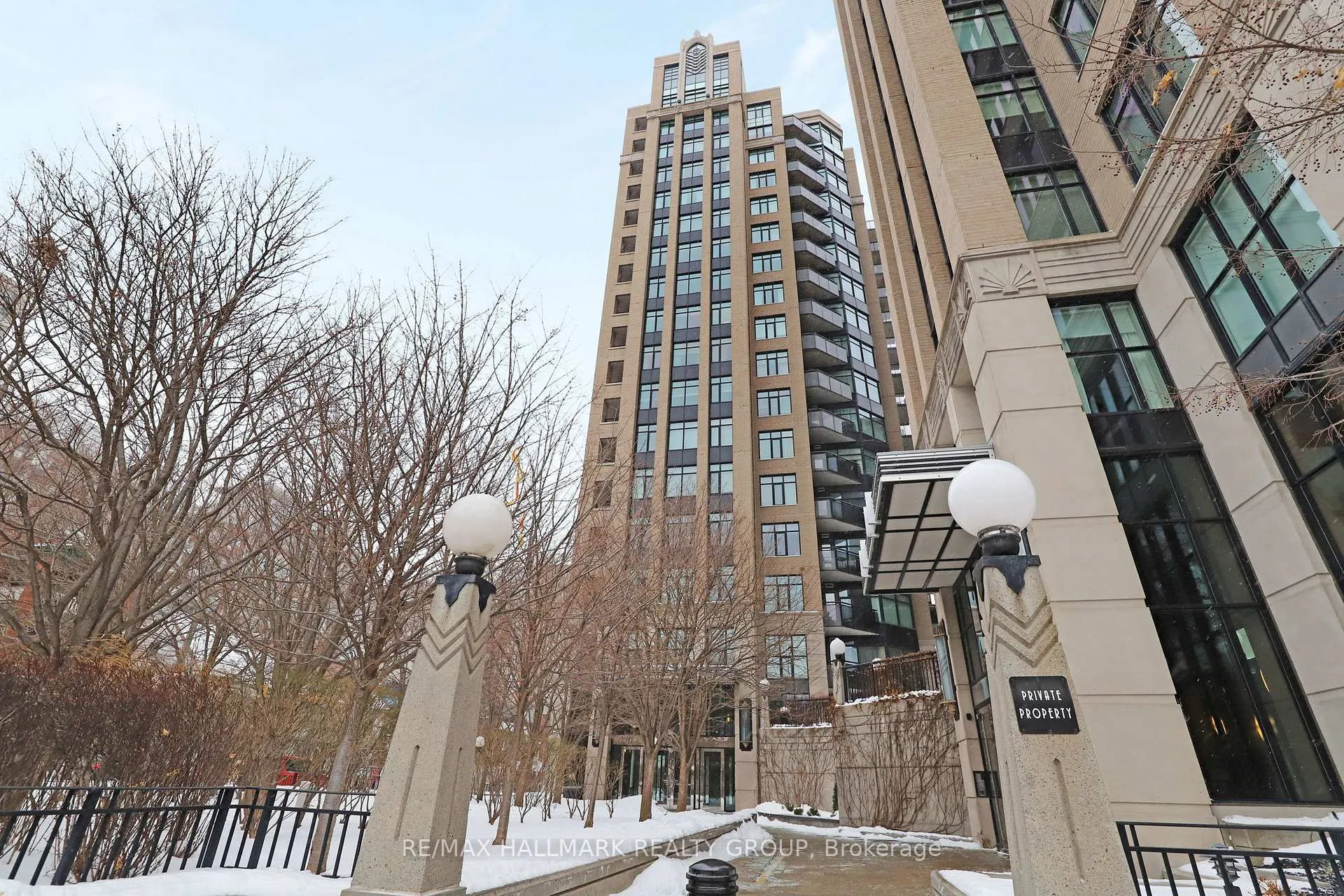 Front of Unit 1901, 235 Kent Street