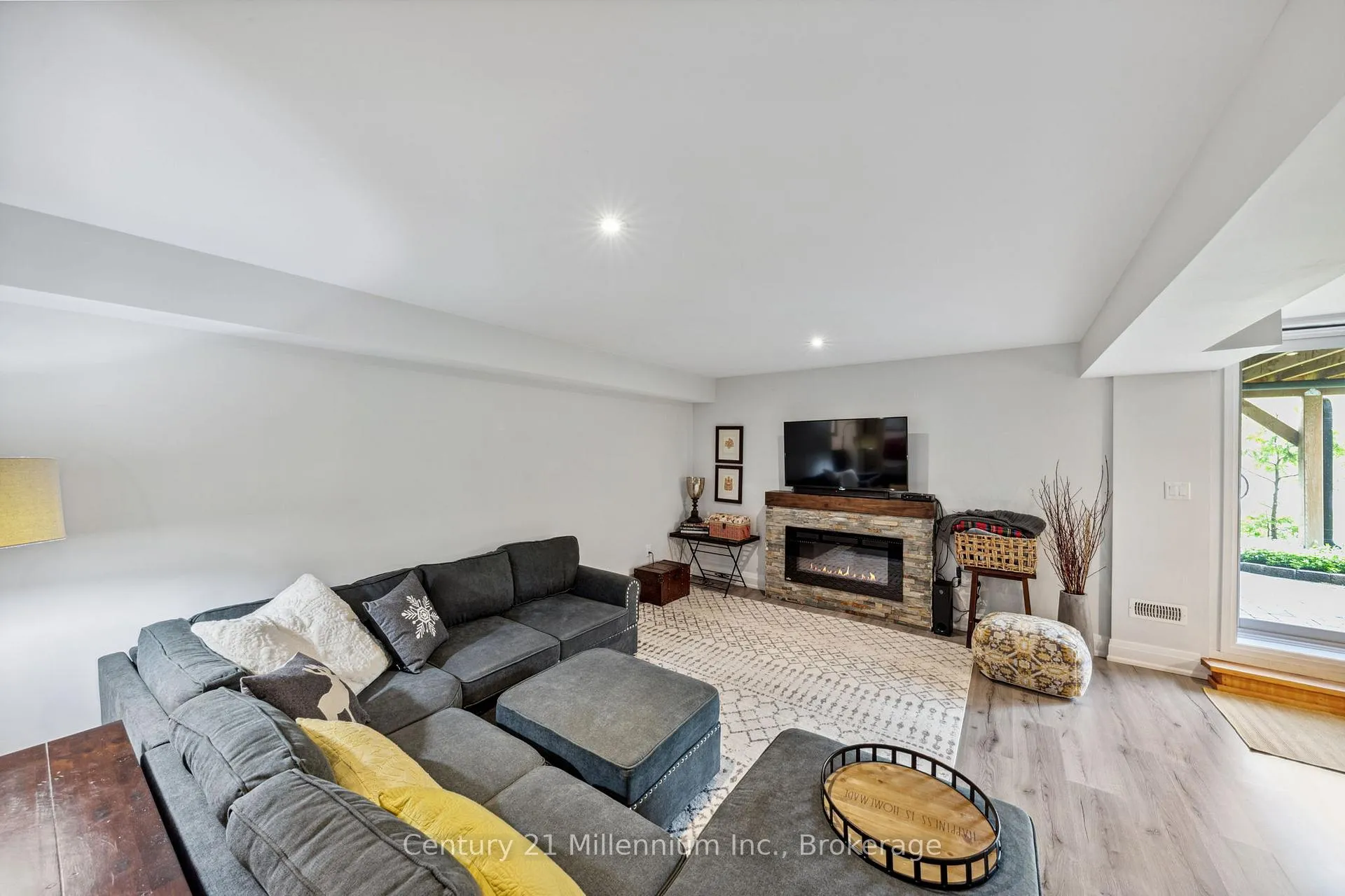 Photo 26 of 74 Kari Crescent, Collingwood — HOMEH