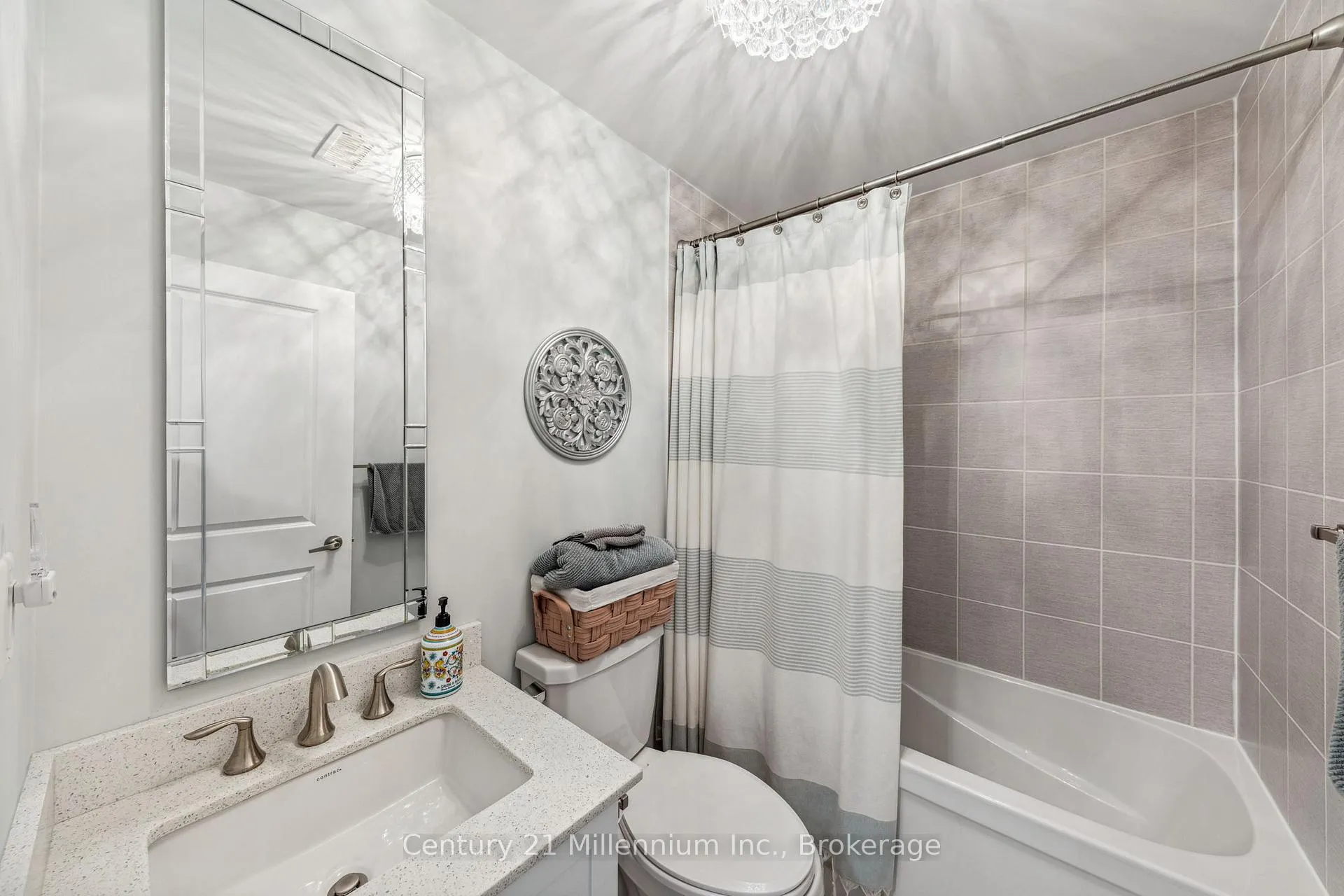Photo 33 of 74 Kari Crescent, Collingwood — HOMEH