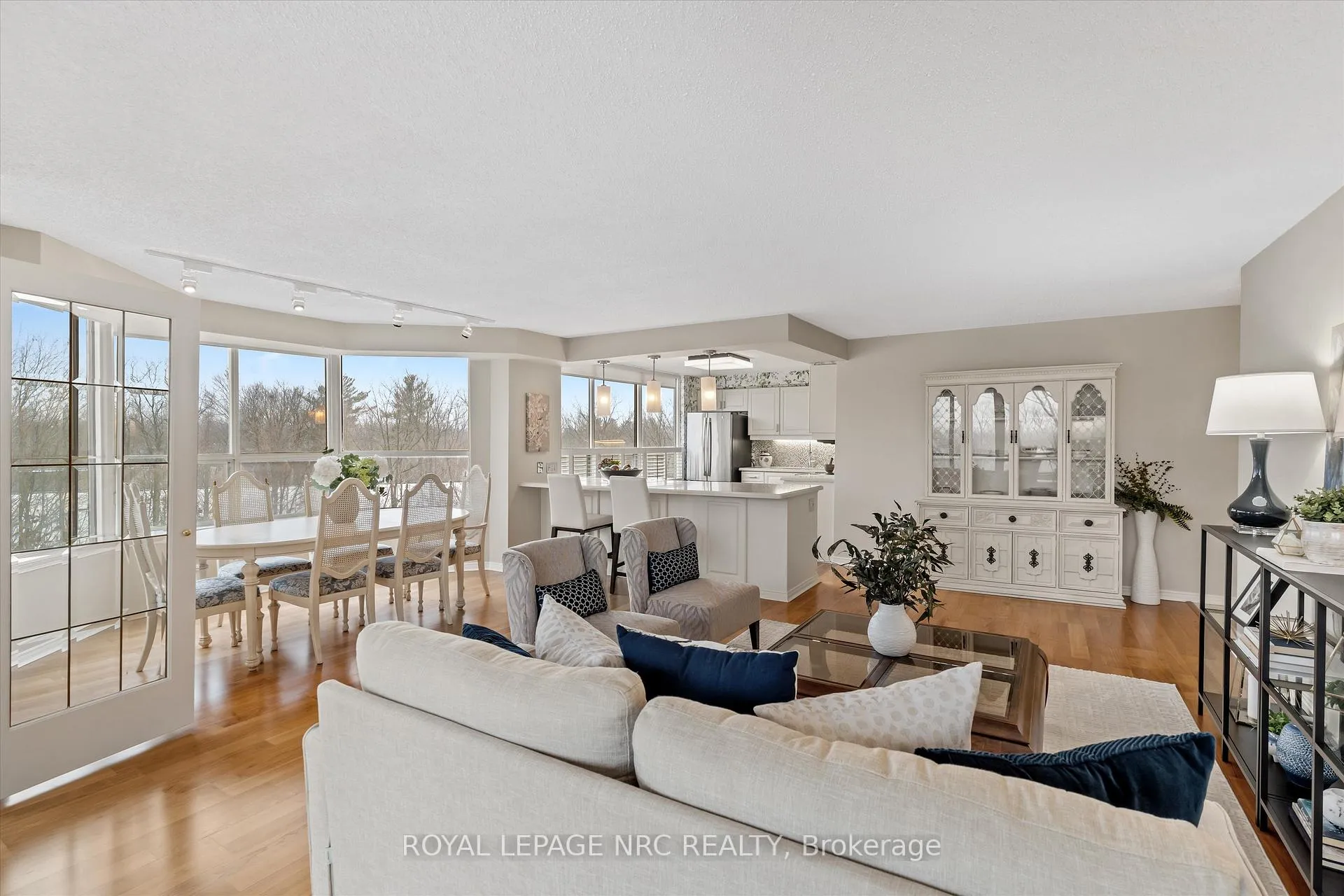 Photo 2 of Unit 303, 3 Towering Hts Boulevard, St. Catharines, Glendale/Glenridge — HOMEH