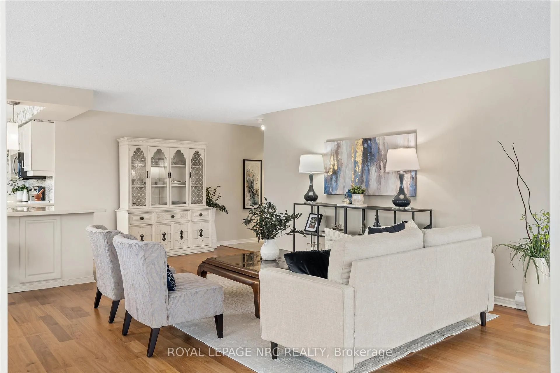 Photo 6 of Unit 303, 3 Towering Hts Boulevard, St. Catharines, Glendale/Glenridge — HOMEH