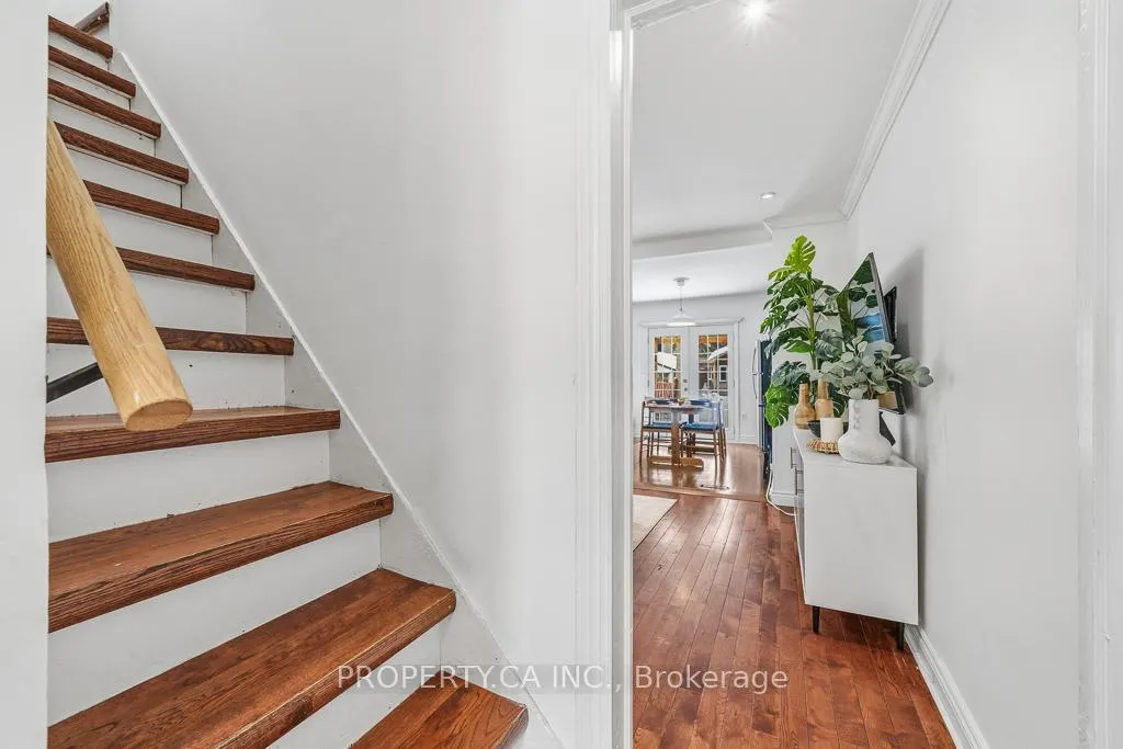 Photo 8 of 146 King Edward Avenue, Toronto, Woodbine-Lumsden — HOMEH