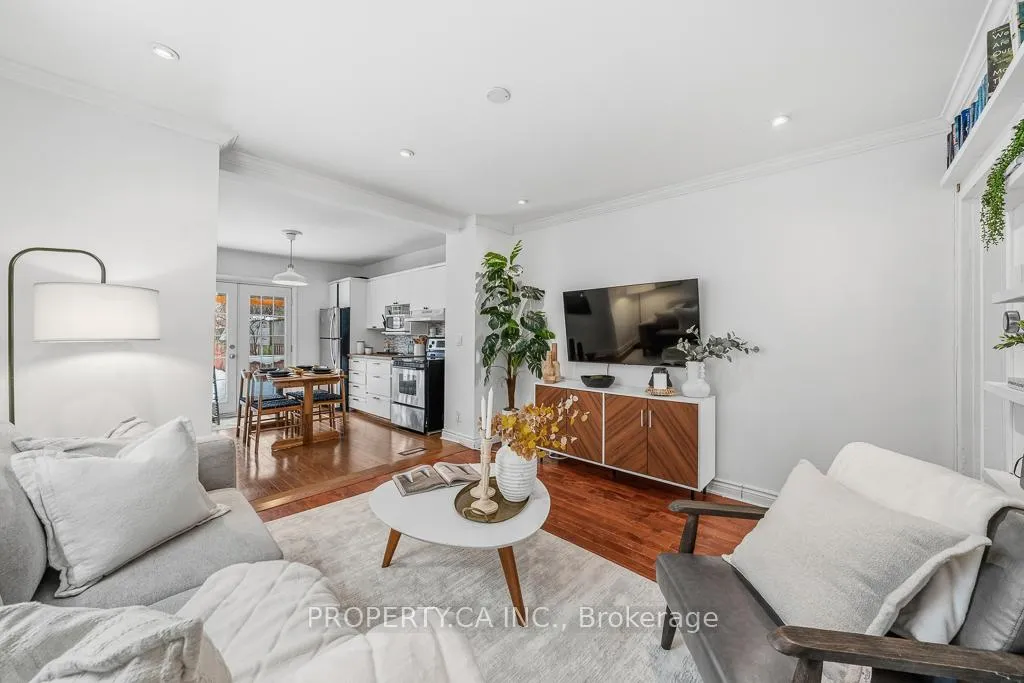 Photo 10 of 146 King Edward Avenue, Toronto, Woodbine-Lumsden — HOMEH