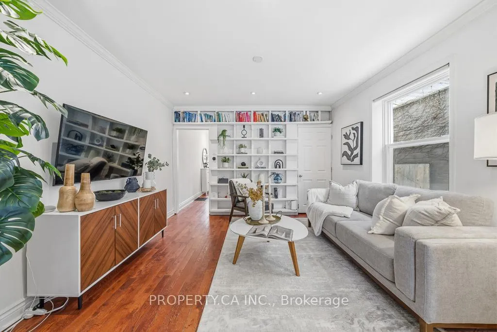Photo 11 of 146 King Edward Avenue, Toronto, Woodbine-Lumsden — HOMEH