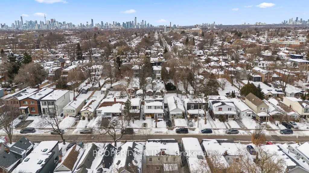 Photo 34 of 146 King Edward Avenue, Toronto, Woodbine-Lumsden — HOMEH