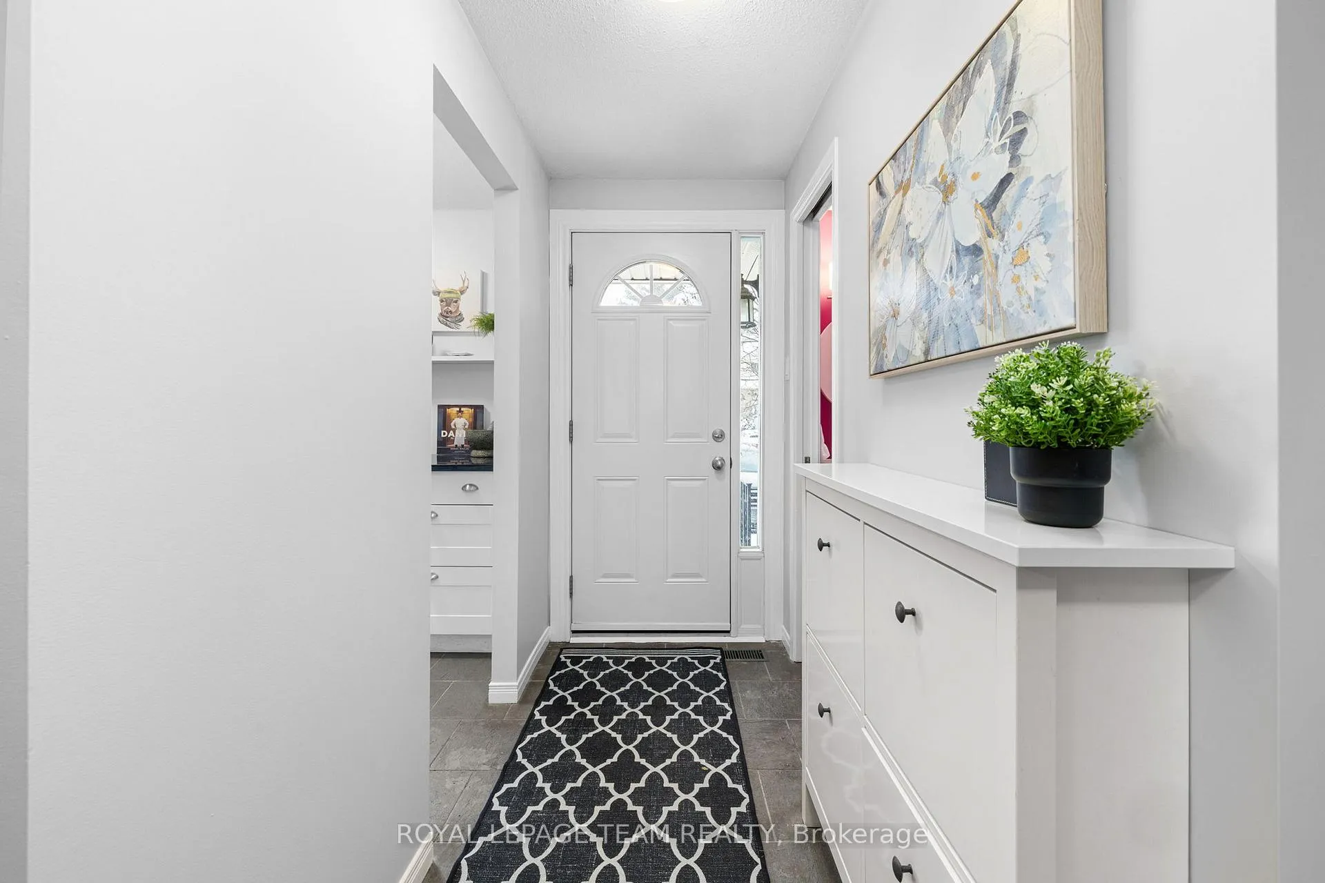 Photo 3 of 35 Malvern Drive, Ottawa, Barrhaven - Pheasant Run — HOMEH