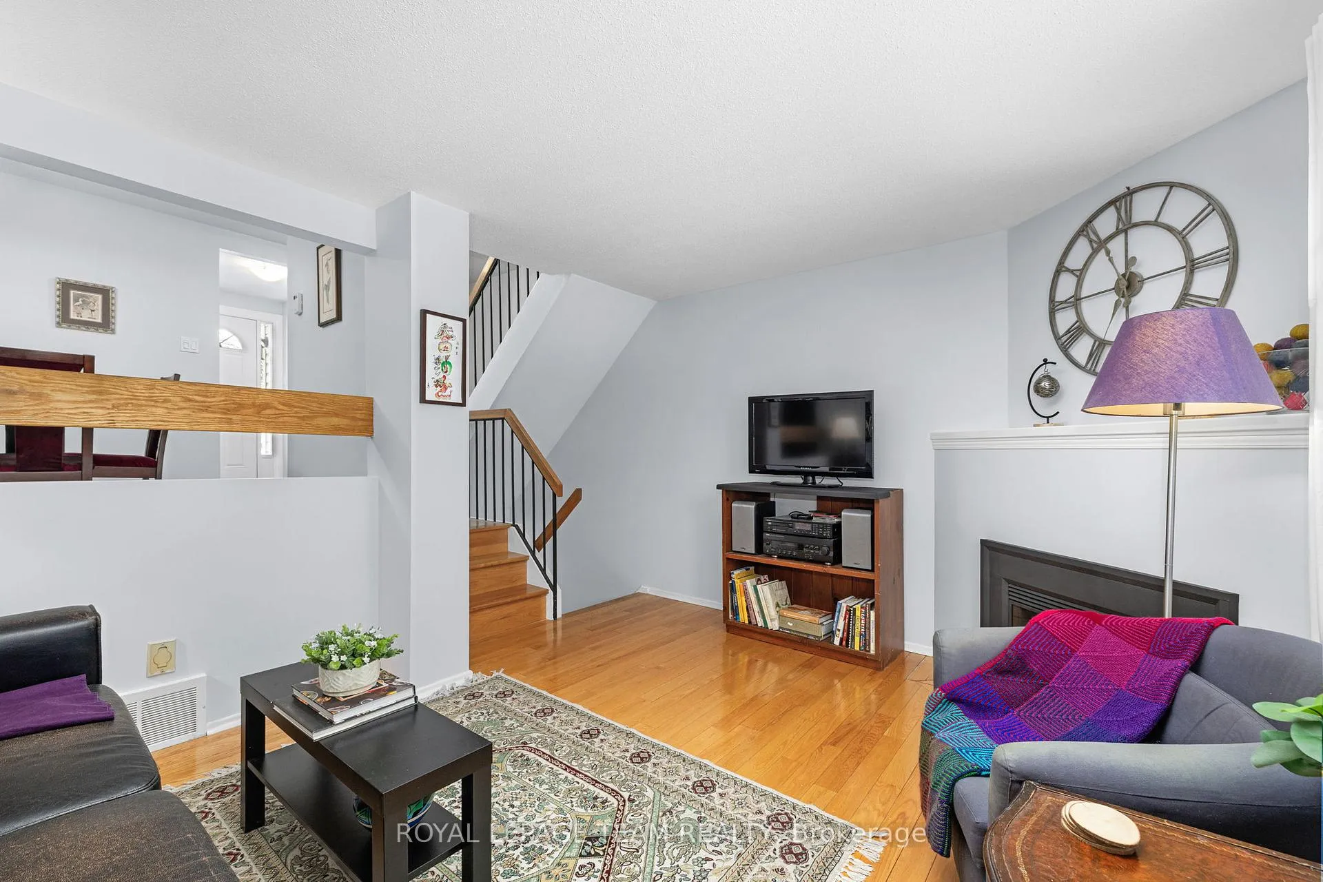 Photo 15 of 35 Malvern Drive, Ottawa, Barrhaven - Pheasant Run — HOMEH