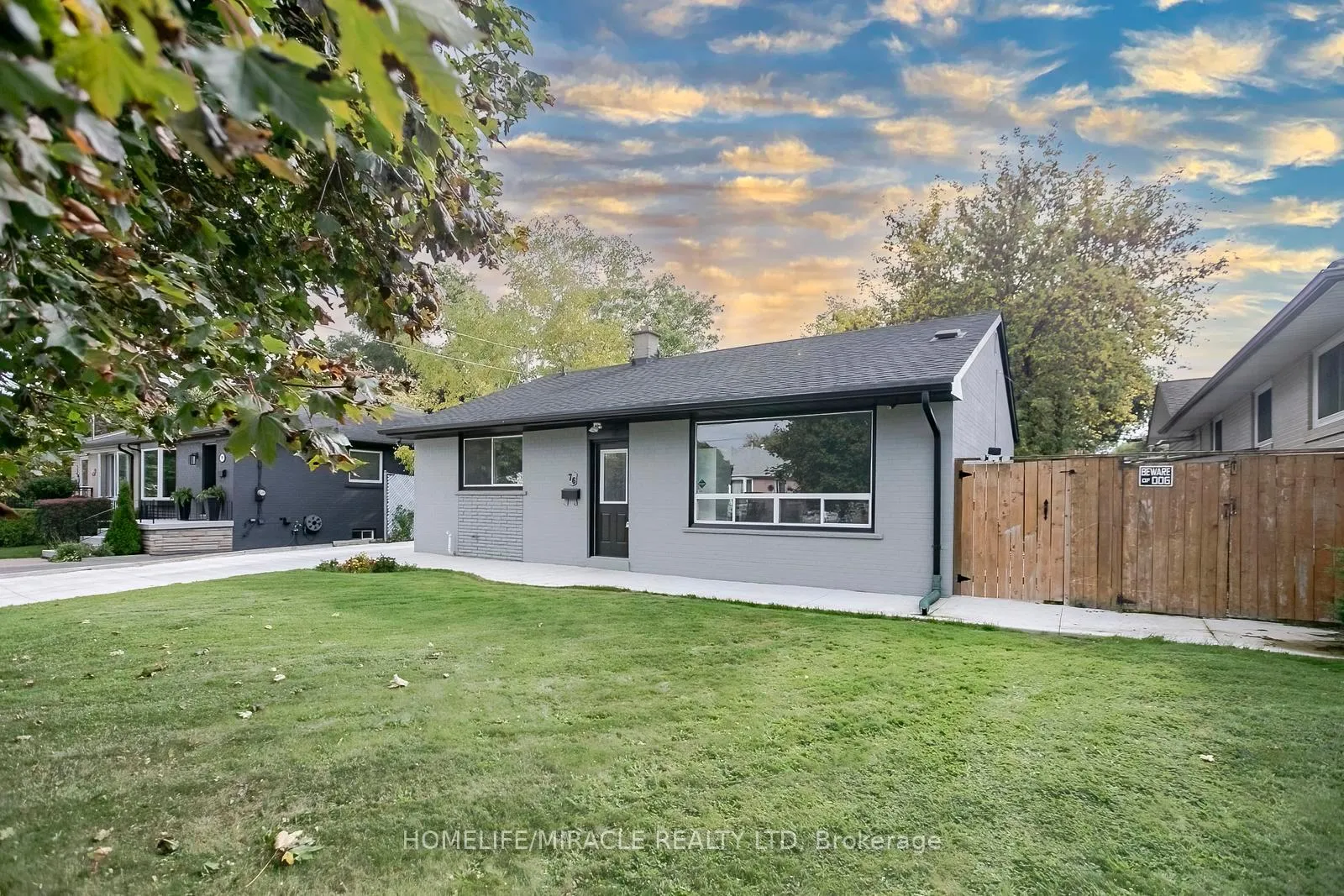 Photo 2 of 76 Raylawn Crescent, Halton Hills, Georgetown — HOMEH