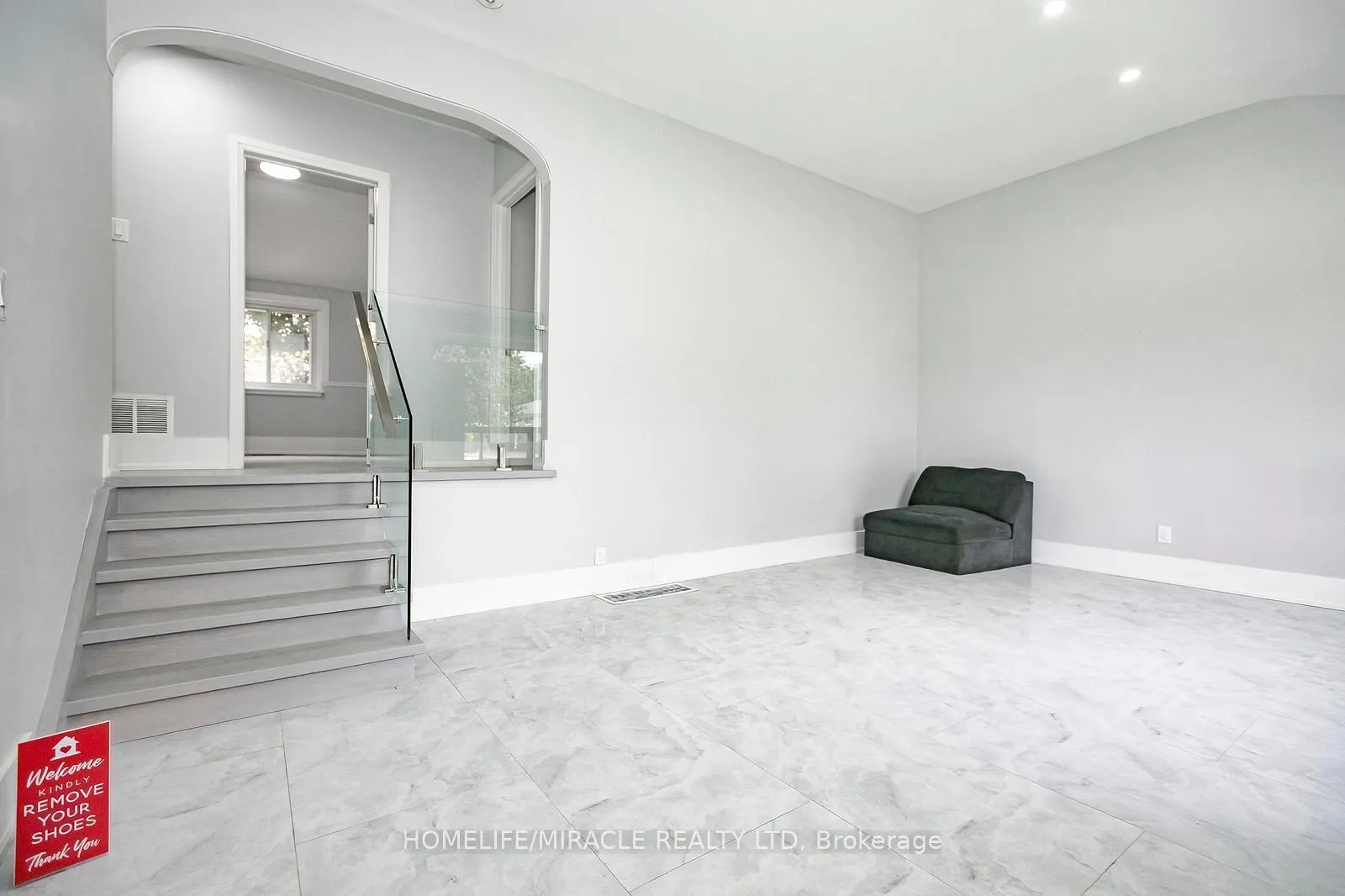 Photo 9 of 76 Raylawn Crescent, Halton Hills, Georgetown — HOMEH