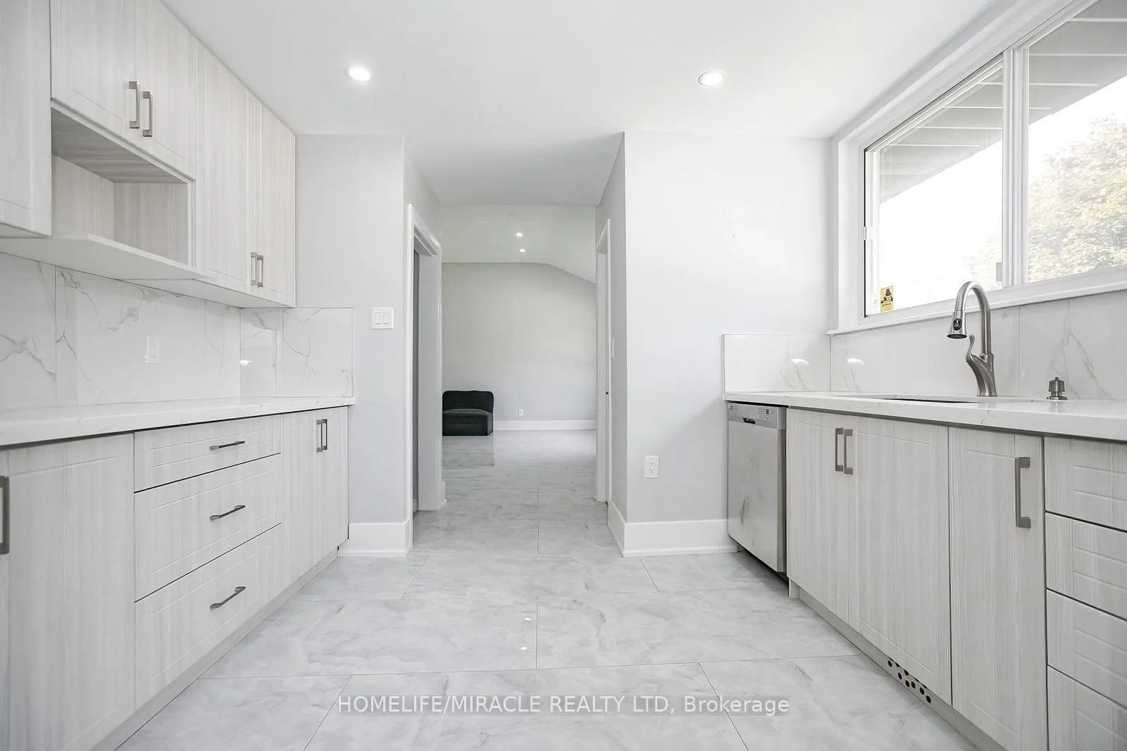 Photo 15 of 76 Raylawn Crescent, Halton Hills, Georgetown — HOMEH