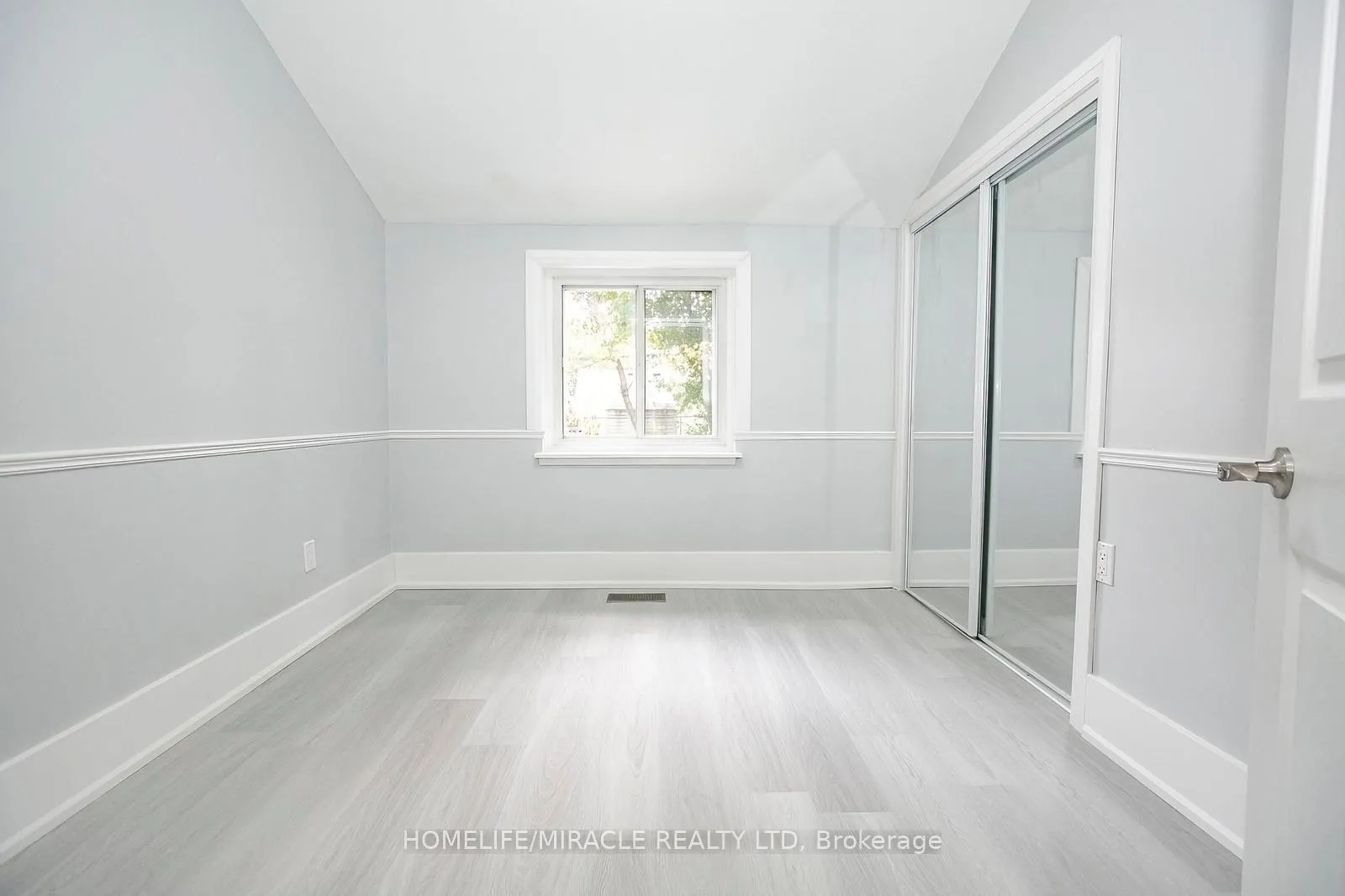 Photo 27 of 76 Raylawn Crescent, Halton Hills, Georgetown — HOMEH