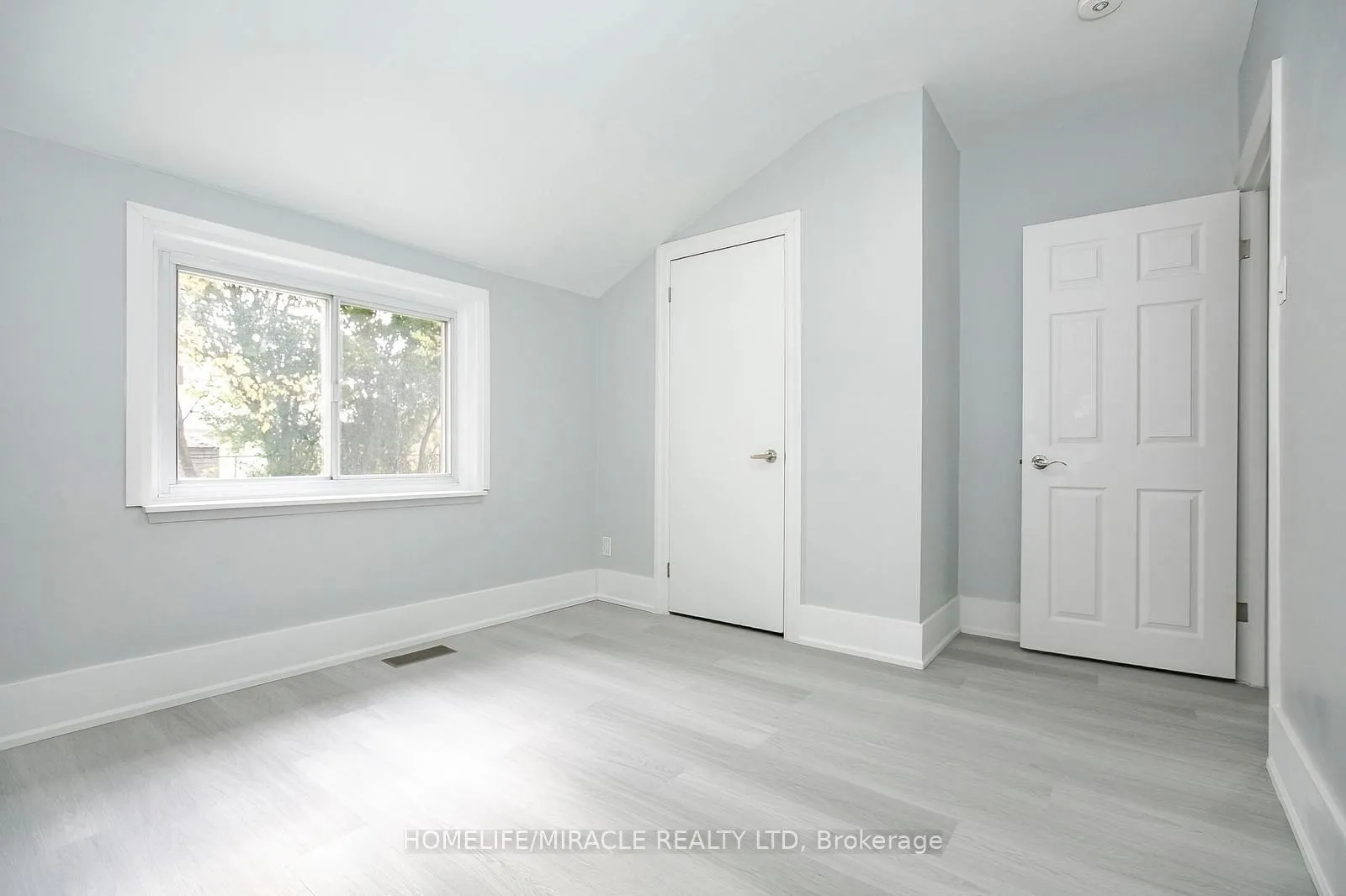 Photo 30 of 76 Raylawn Crescent, Halton Hills, Georgetown — HOMEH