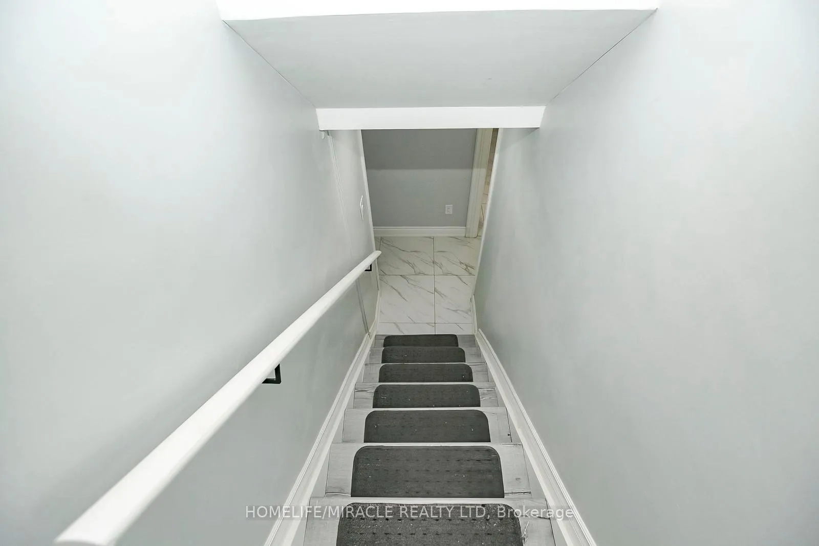 Photo 32 of 76 Raylawn Crescent, Halton Hills, Georgetown — HOMEH