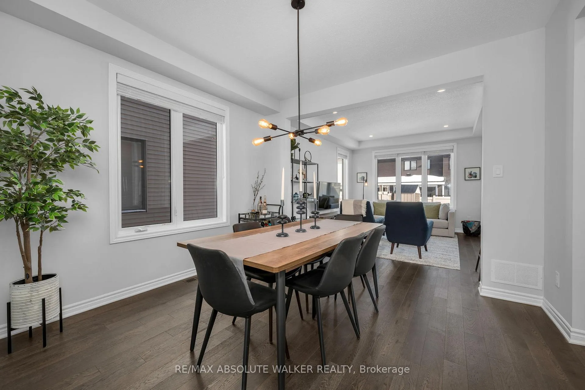 Photo 3 of 788 Brittanic Road, Ottawa, Kanata - Emerald Meadows/Trailwest — HOMEH