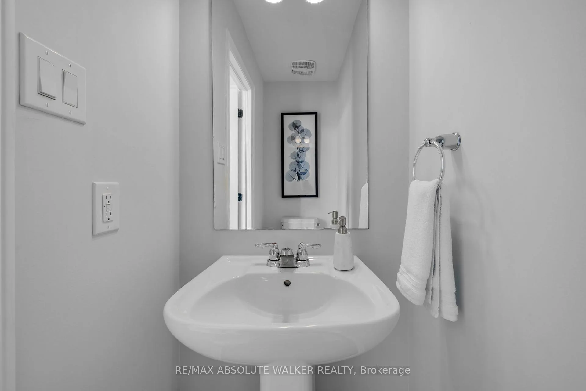 Photo 10 of 788 Brittanic Road, Ottawa, Kanata - Emerald Meadows/Trailwest — HOMEH