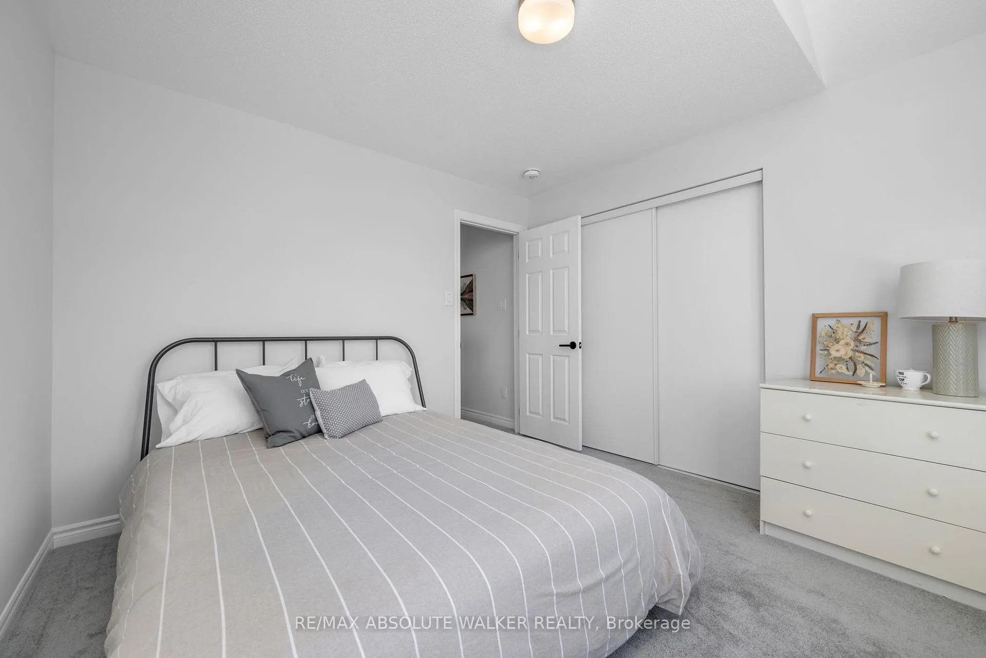 Photo 18 of 788 Brittanic Road, Ottawa, Kanata - Emerald Meadows/Trailwest — HOMEH