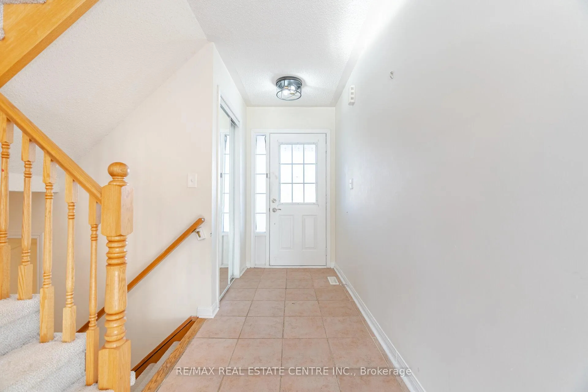 Photo 3 of 454 Collis Court, Milton, Clarke — HOMEH