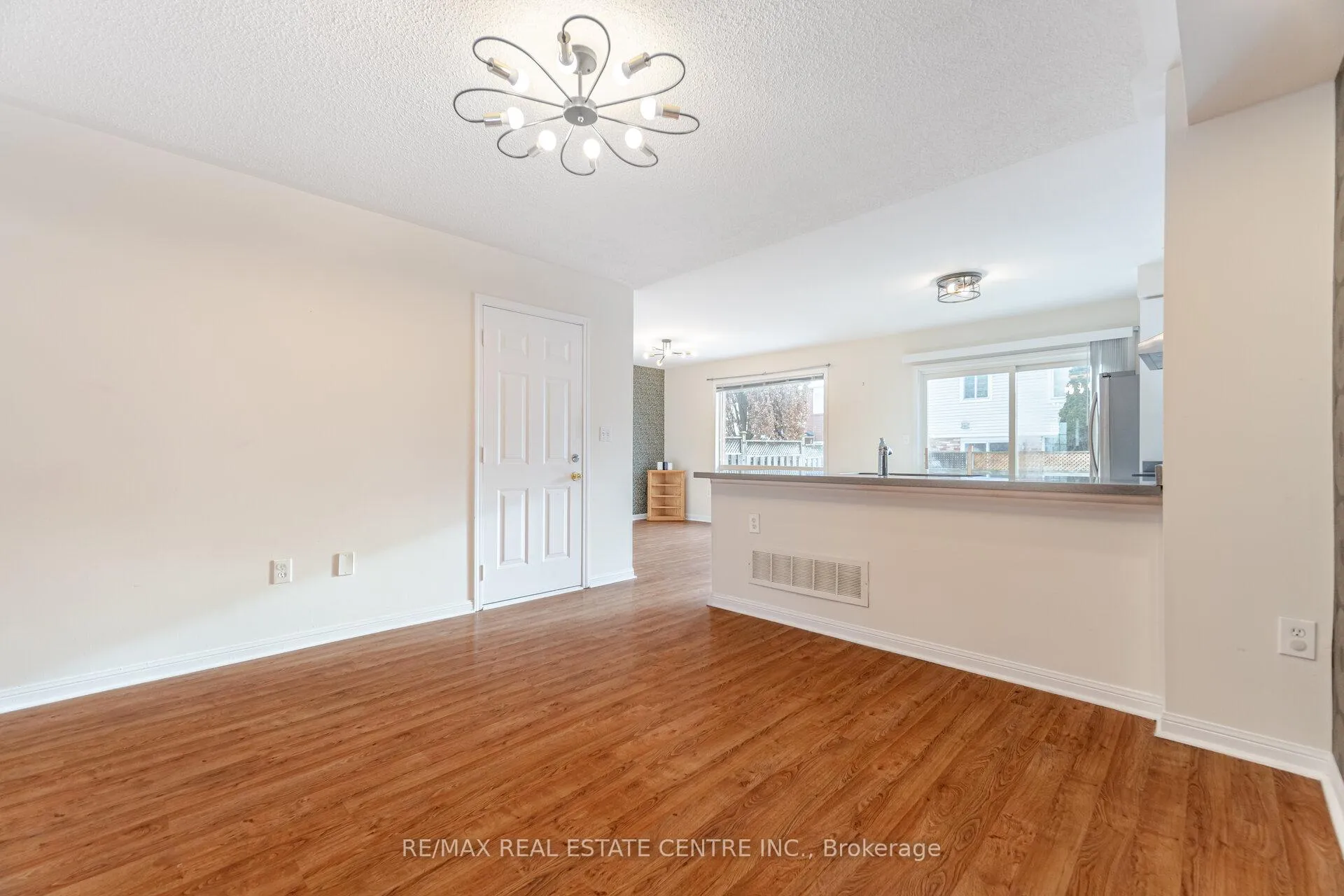 Photo 7 of 454 Collis Court, Milton, Clarke — HOMEH