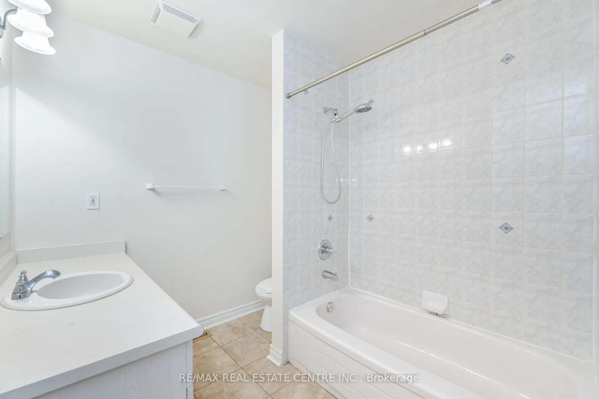 Photo 25 of 454 Collis Court, Milton, Clarke — HOMEH