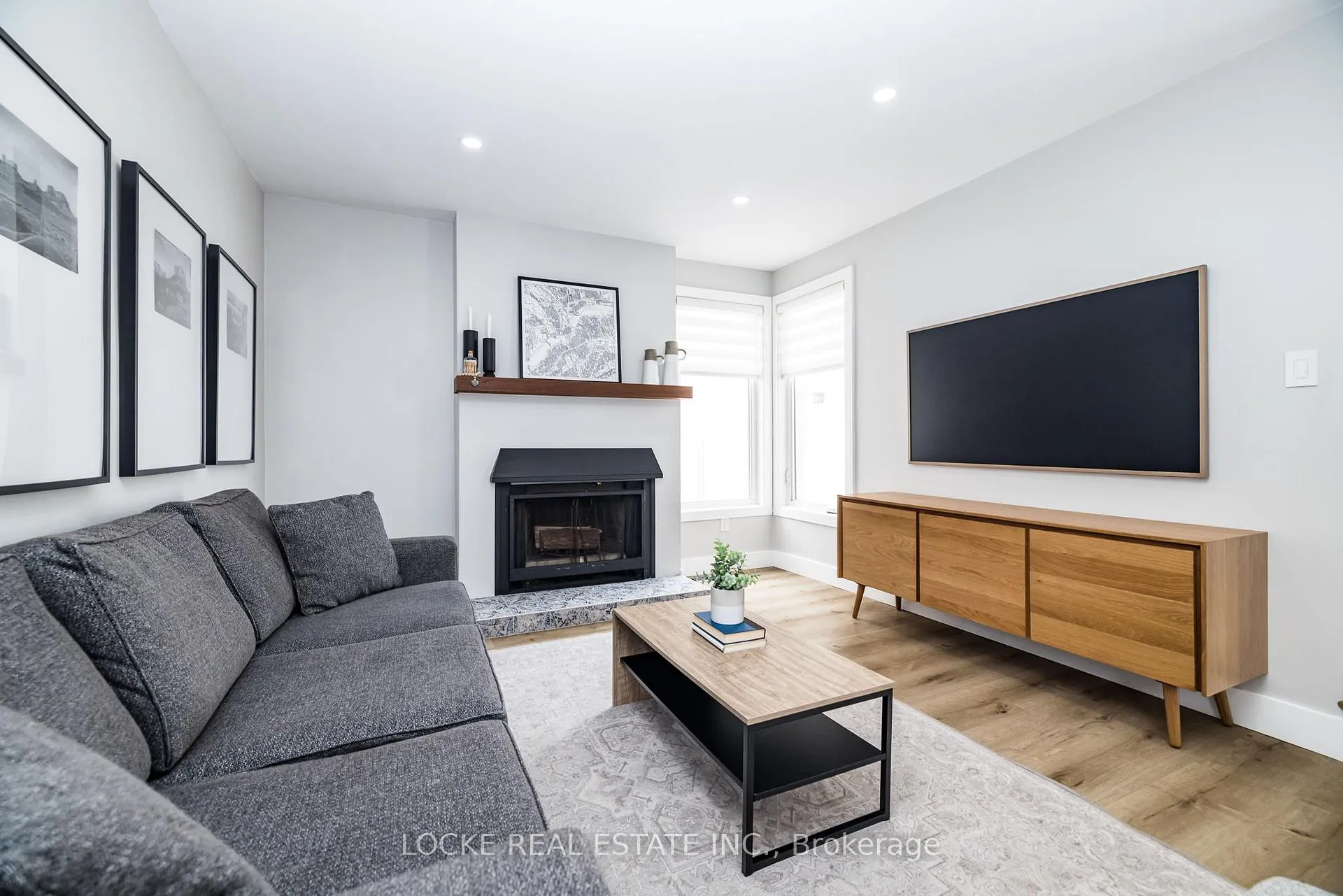 Photo 5 of 6066 Ridgelea Place, Ottawa, Chapel Hill — HOMEH
