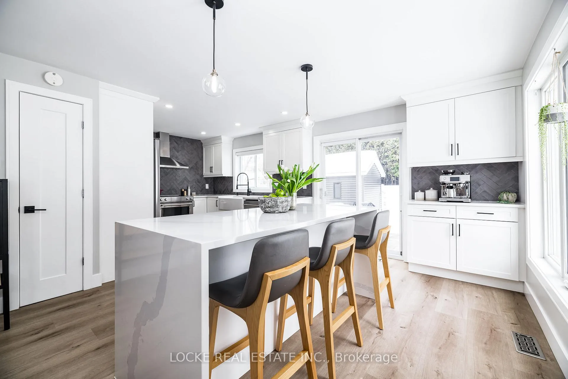 Photo 8 of 6066 Ridgelea Place, Ottawa, Chapel Hill — HOMEH