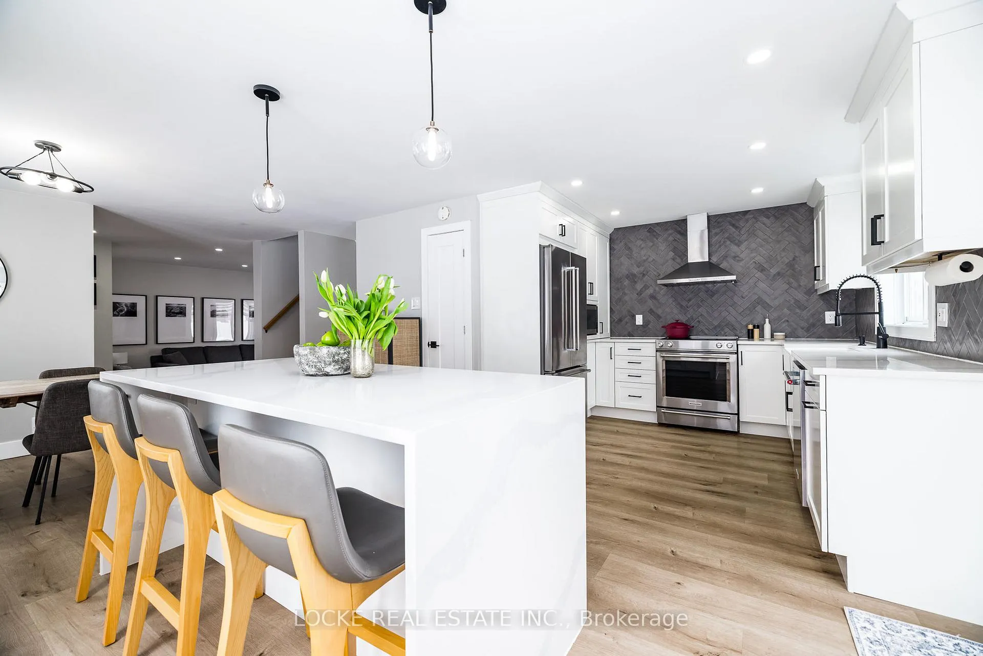 Photo 9 of 6066 Ridgelea Place, Ottawa, Chapel Hill — HOMEH