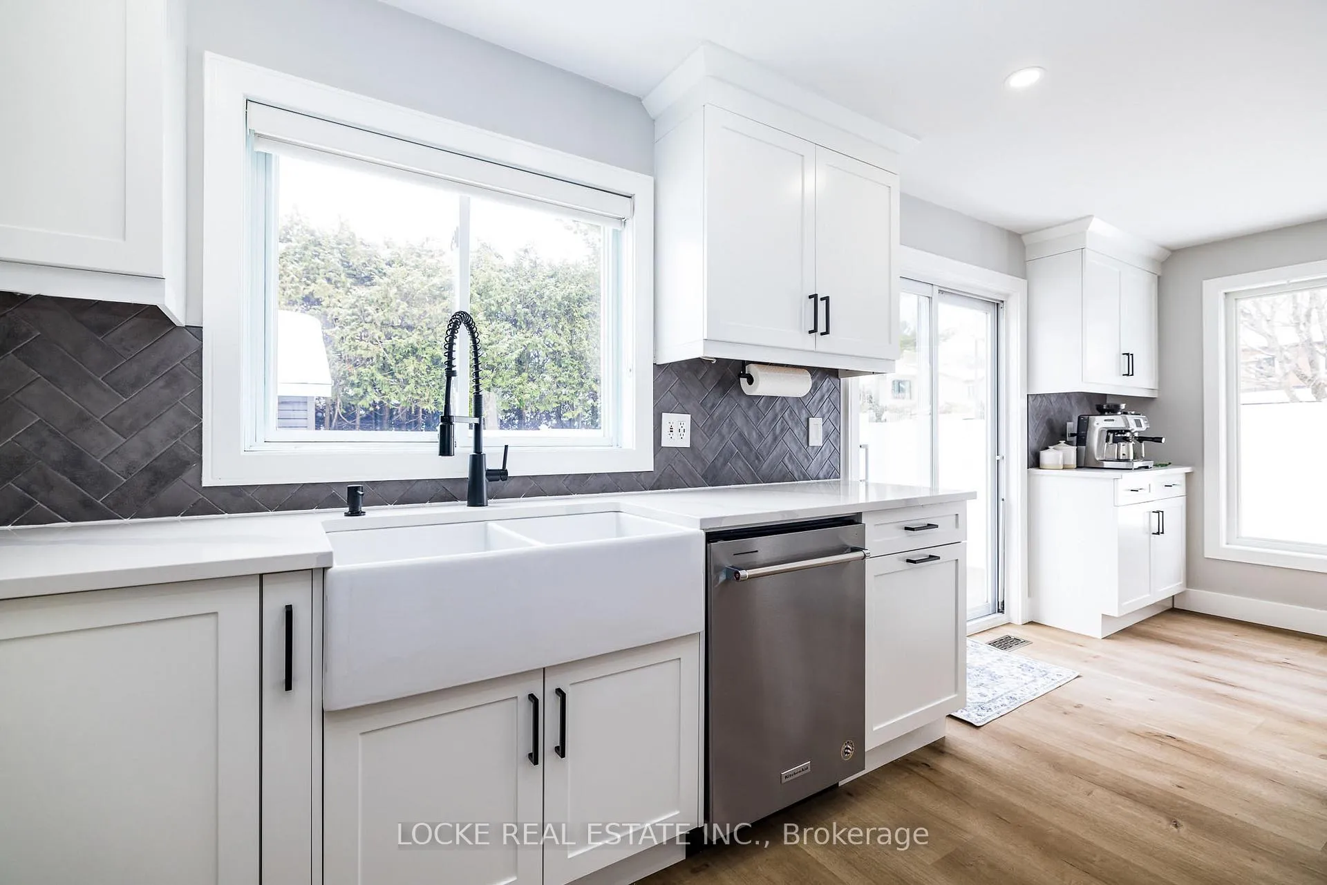 Photo 14 of 6066 Ridgelea Place, Ottawa, Chapel Hill — HOMEH