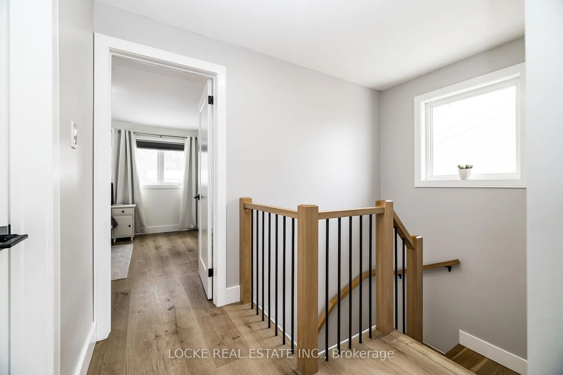 Photo 21 of 6066 Ridgelea Place, Ottawa, Chapel Hill — HOMEH