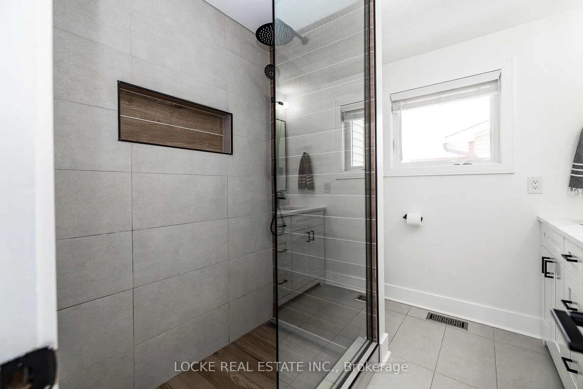 Photo 26 of 6066 Ridgelea Place, Ottawa, Chapel Hill — HOMEH
