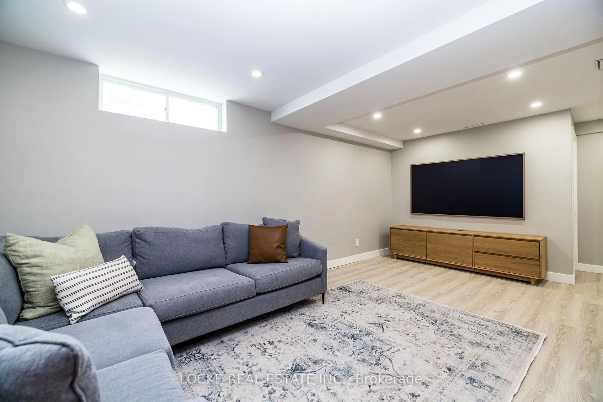 Photo 37 of 6066 Ridgelea Place, Ottawa, Chapel Hill — HOMEH