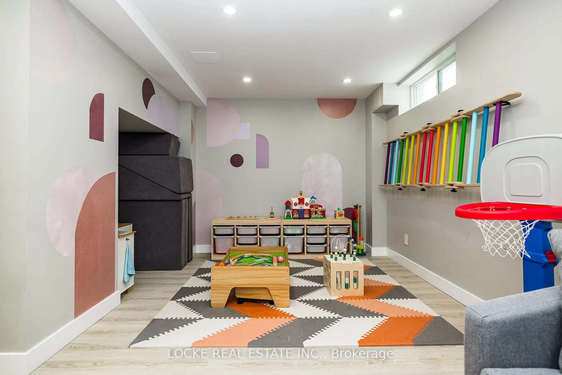 Photo 40 of 6066 Ridgelea Place, Ottawa, Chapel Hill — HOMEH