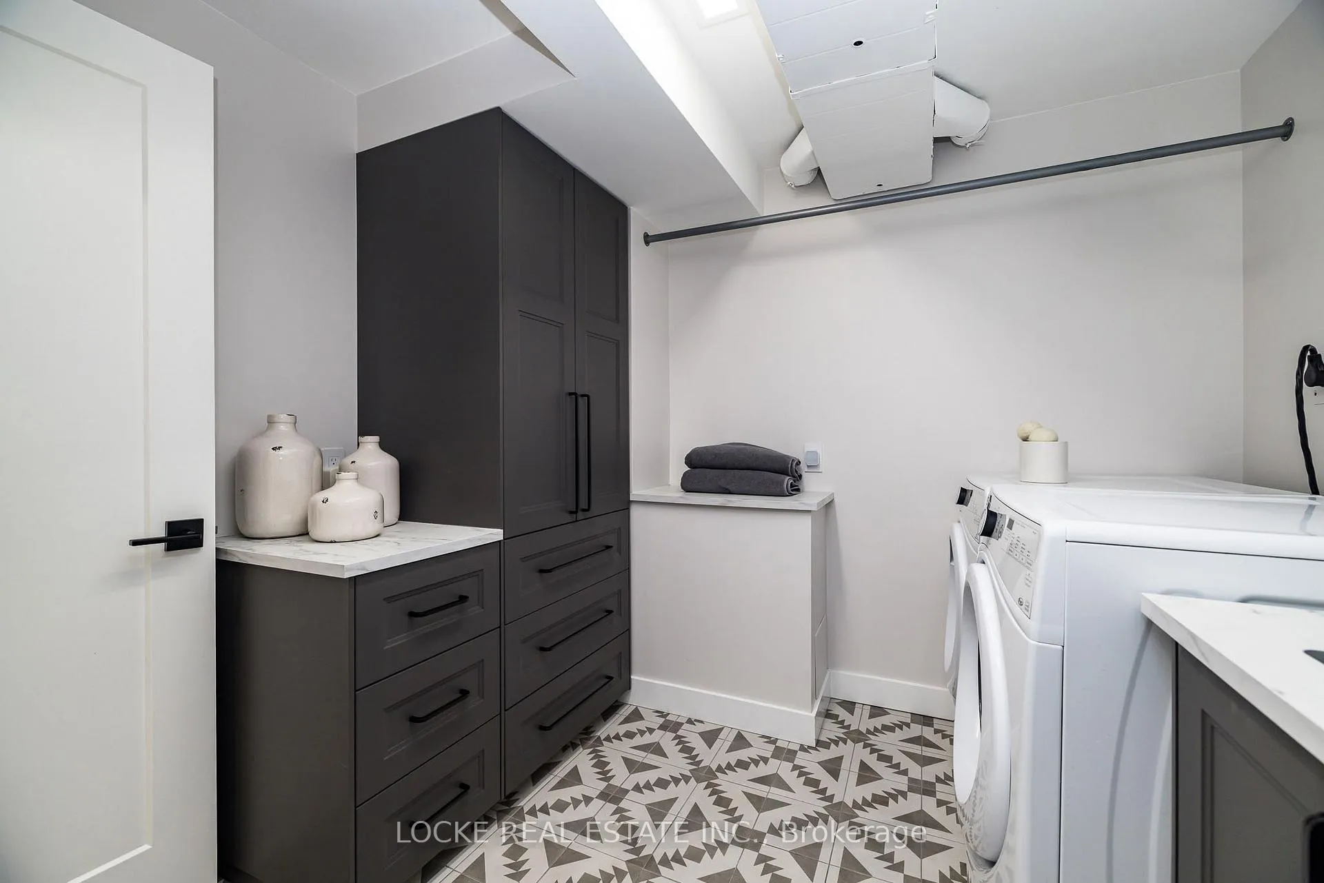 Photo 42 of 6066 Ridgelea Place, Ottawa, Chapel Hill — HOMEH