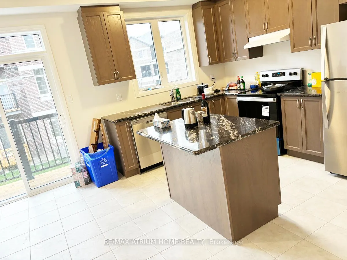 Photo 2 of 3 Sissons Way, Markham, Box Grove — HOMEH