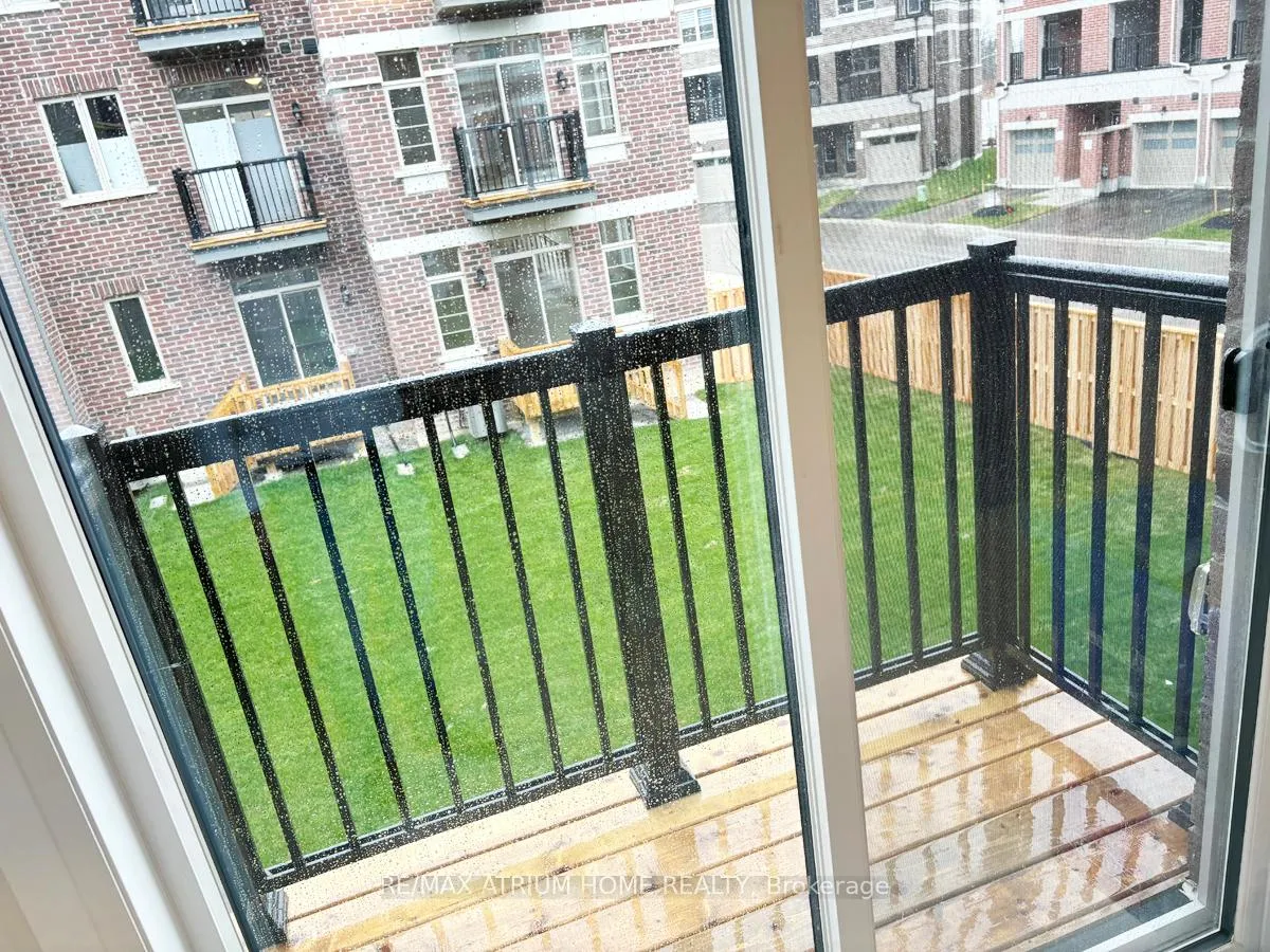 Photo 3 of 3 Sissons Way, Markham, Box Grove — HOMEH